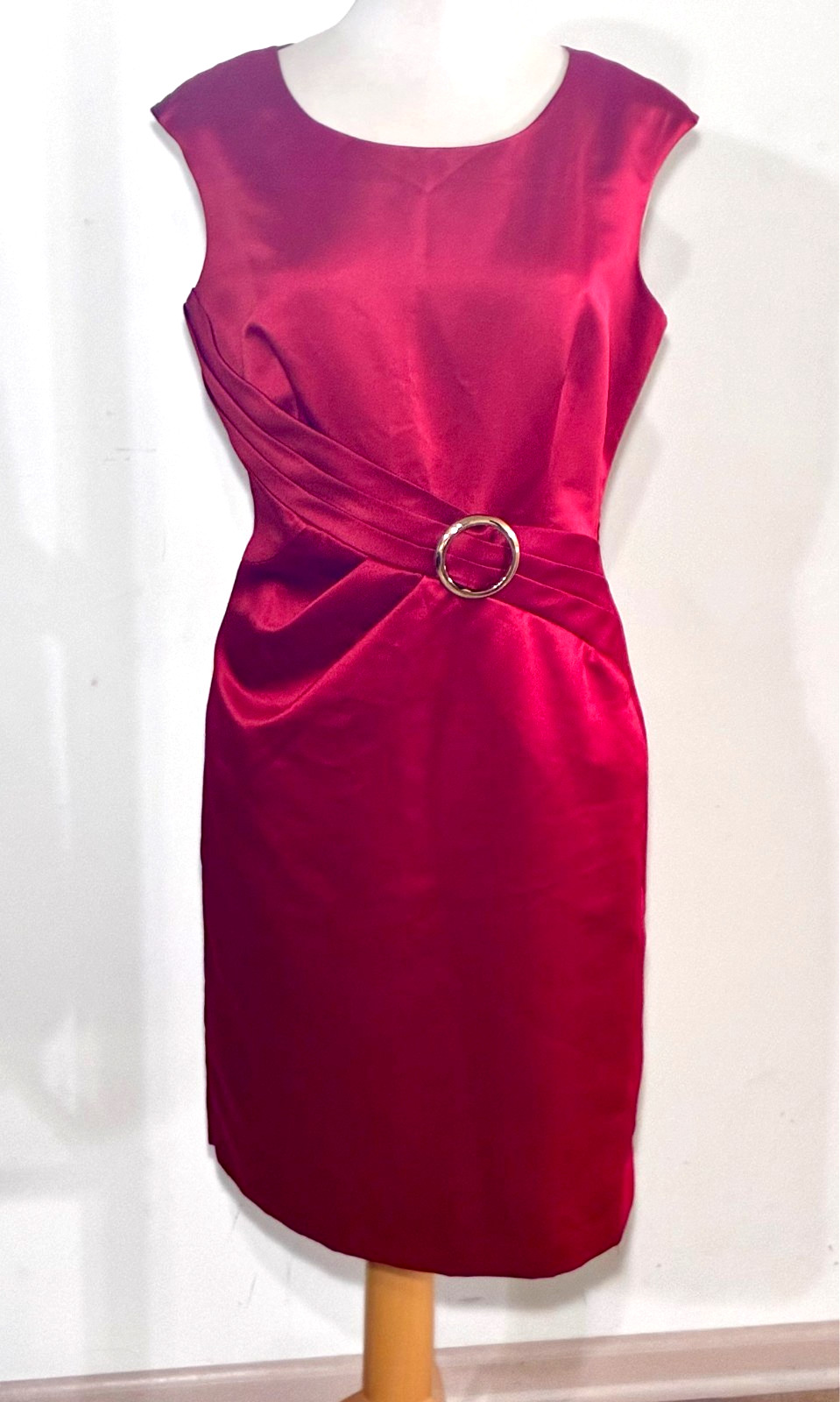 Preowned-Alex Marie Slv’less Lil’ RED Satin Knee Length Dress (Satin Red)-Sz 14