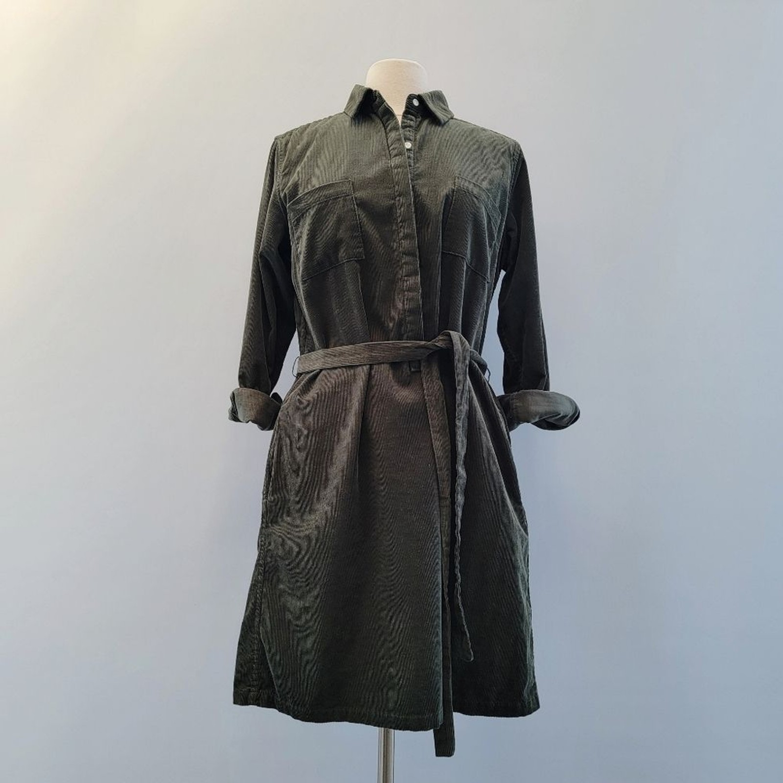 Trovata Birds of Paradise Green Corduroy Dress Size Medium Fine Wale Minimalist