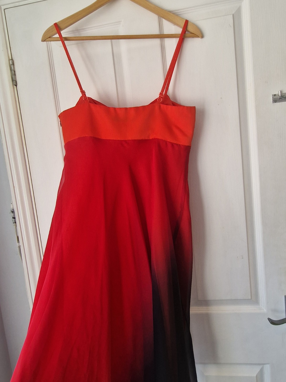 #ladies Debut Knee Length Dress Special Occasion Ombre Red/black. Size 12