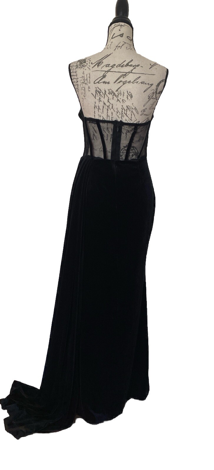 Toxic Envy Velvet Gown Size Medium. Glamour and Style.