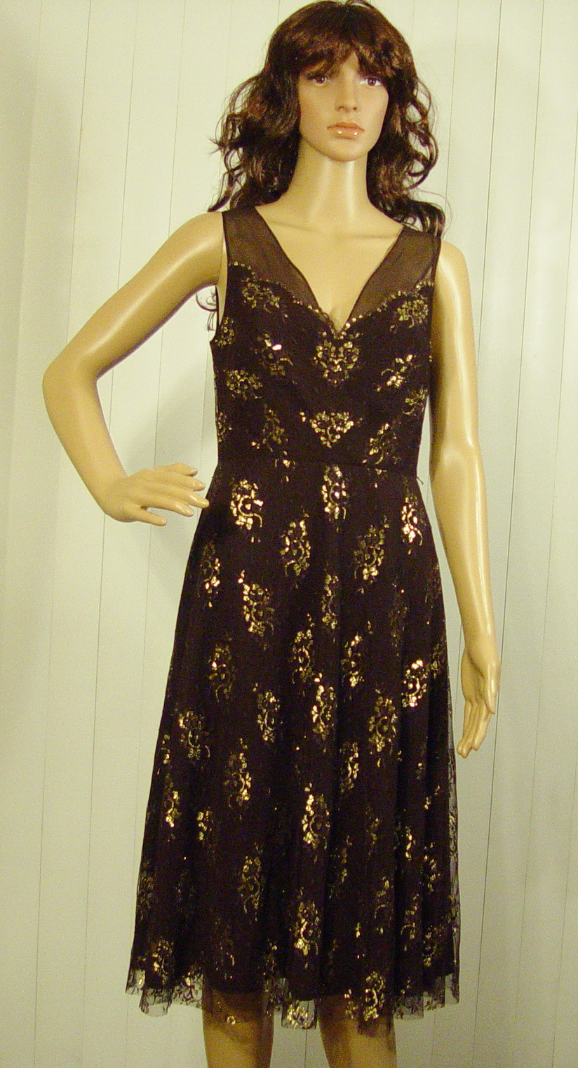 NWT BCBG PARIS SIZE 4 NYLON AND METALIC POLYESTER DRESS V NECK LACE SHOULDER $60