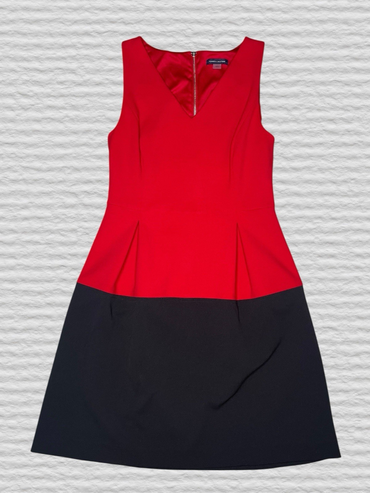 Tommy Hilfiger Sleeveless Career Dress Size 6 Red Black Colorblock Pleated