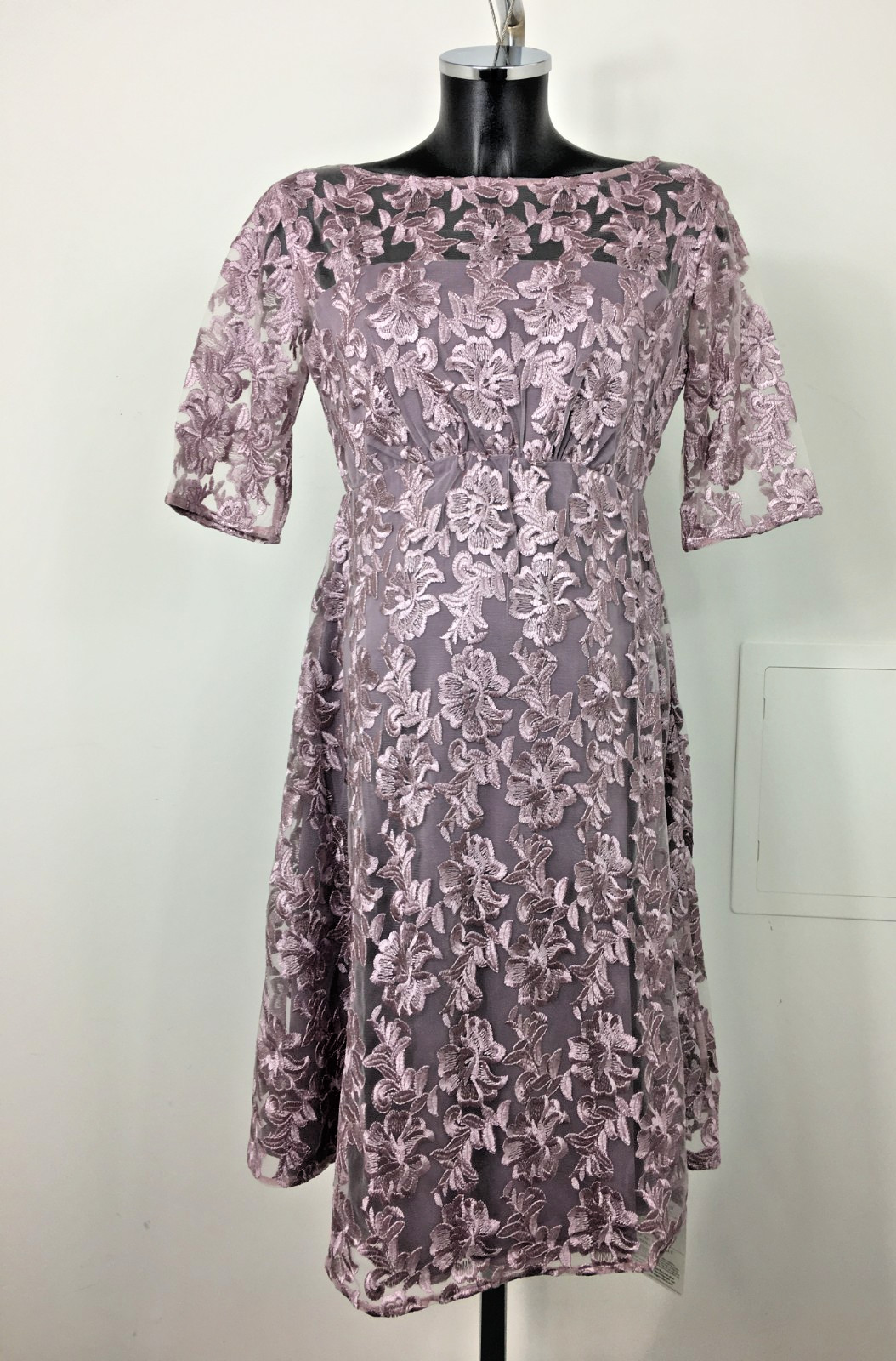 TIFFANY ROSE Maternity ‘Asha’ Lace Dress in Lilac UK Size 6-8 New With Tags