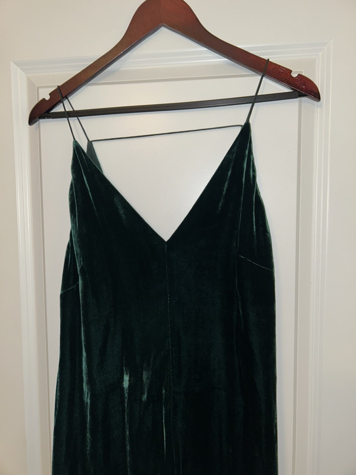 BCBGMAXAZRIA “Mallory” Emerald Green Evening Gown – M – Silk Velvet Slit Dress
