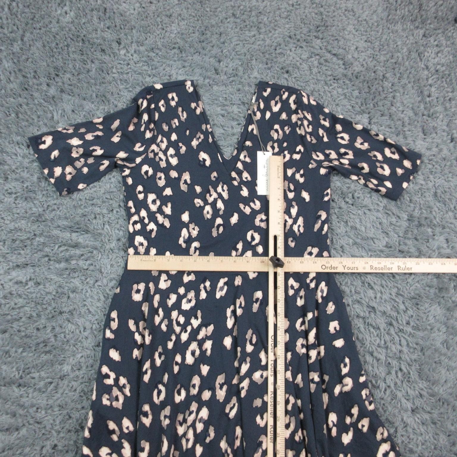 Nine Britton Dress Womens Large Blue Leopard Fit & Flare V Neck Knee Casual NWT