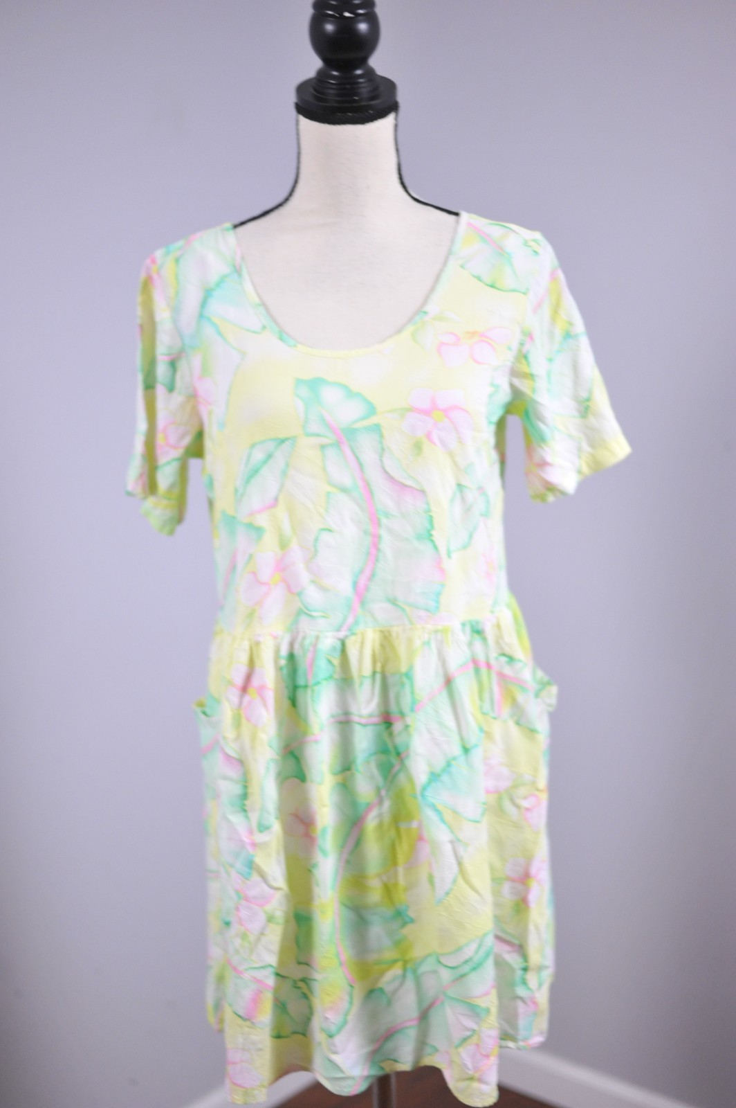 Hula Moon by Jams World Floral Tiered Crinkle Dress Hawaiian Rayon Women’s Large