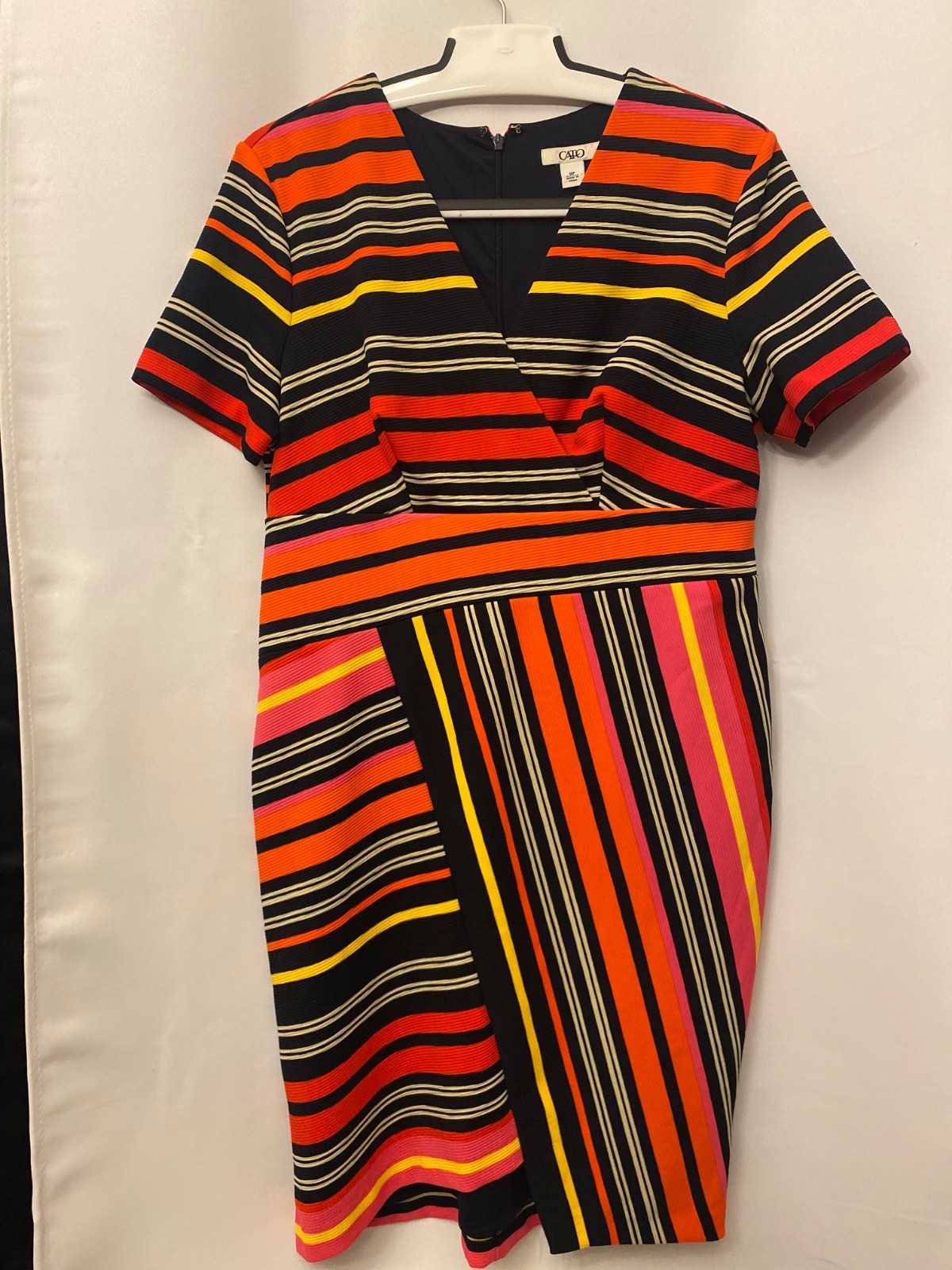 Size 14P Dress Striped Pattern V- Neck Silhouette Comfortable Office Casual Fit