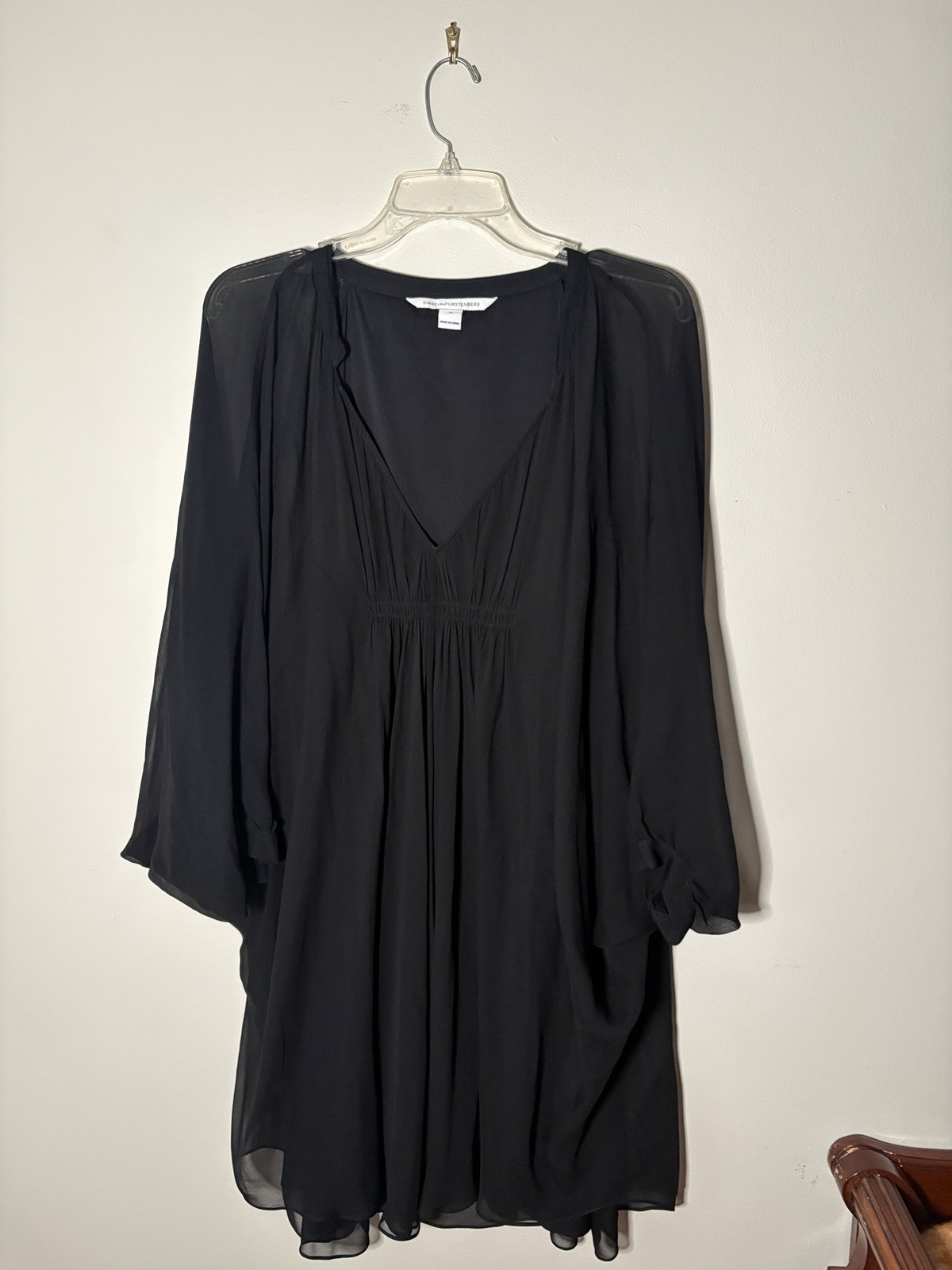 Diane von Furstenberg Black Silk Chiffon V-Neck Balloon Sleeve Mini Dress 10