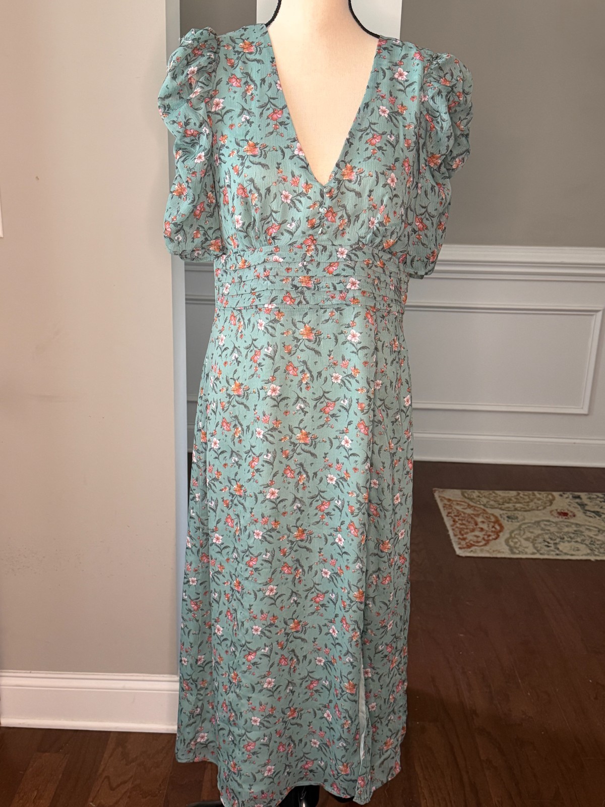 By The River Floral Midi Dress Short Sleeve V-Neck Multicolor Size Large
