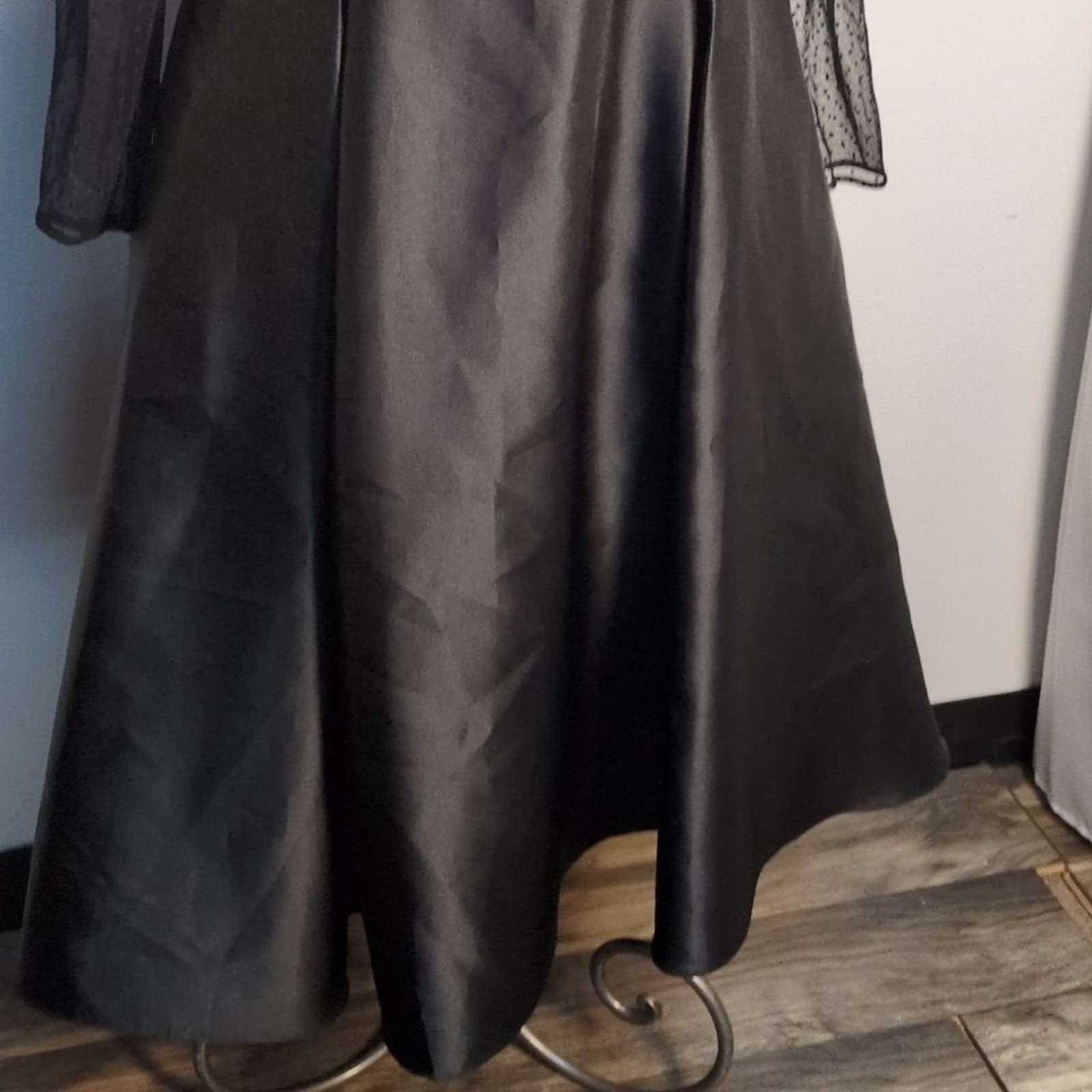 Adrianna Papell Black Textured Swiss Dot Tafetta Midi Dress, Size 14 UNDERSIZED