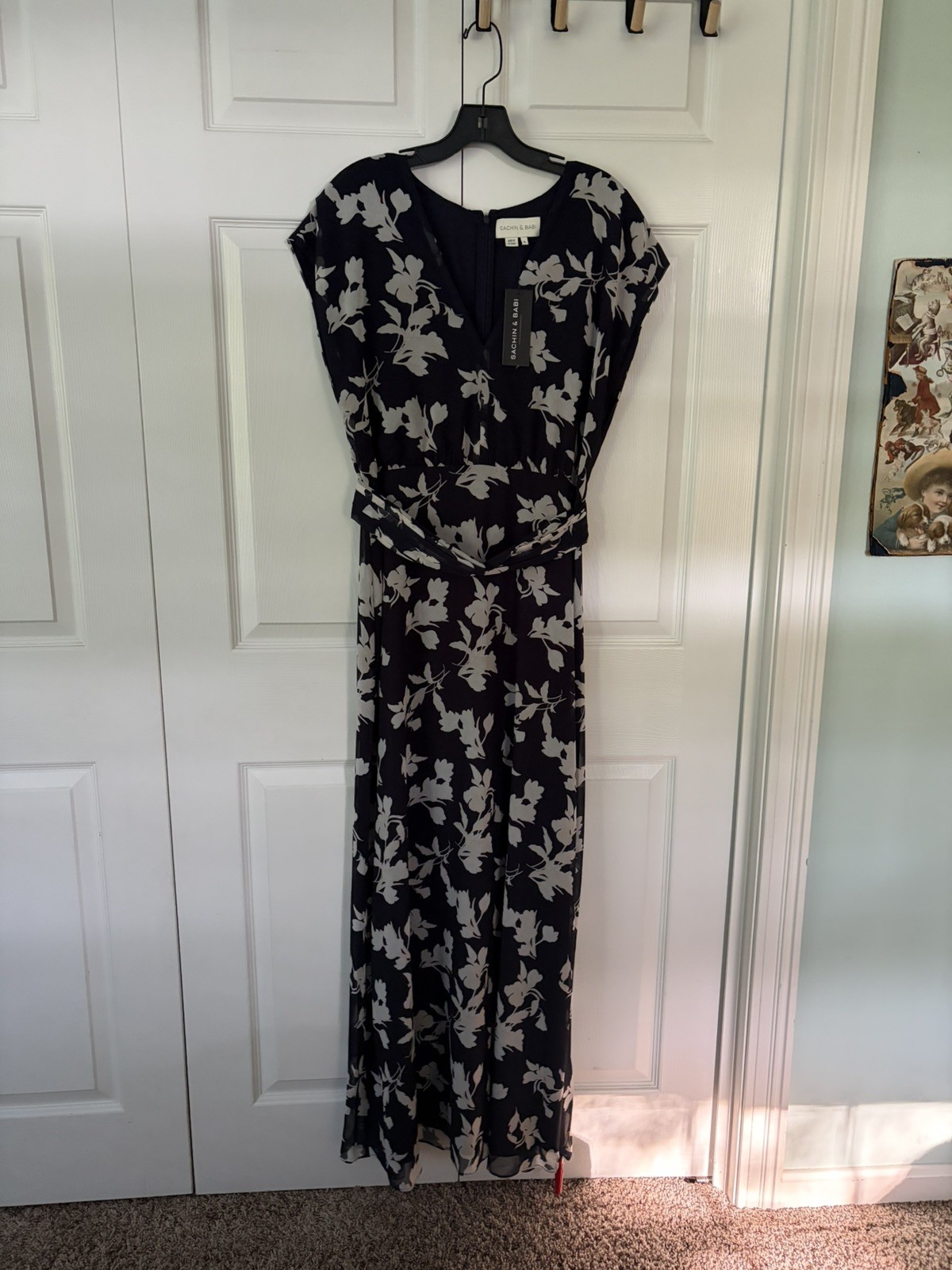 Sachin & Babi Leah Navy Venetia Petals Floral Chiffon Gown Size 6 $365