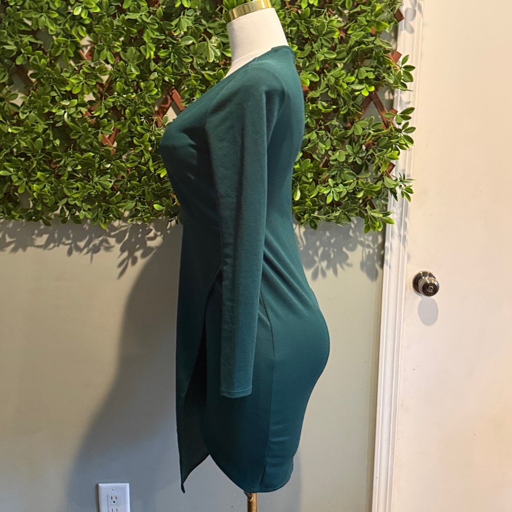 Make it Hot Green Long Sleeve Plunge V-Neck Cocktail Dress
