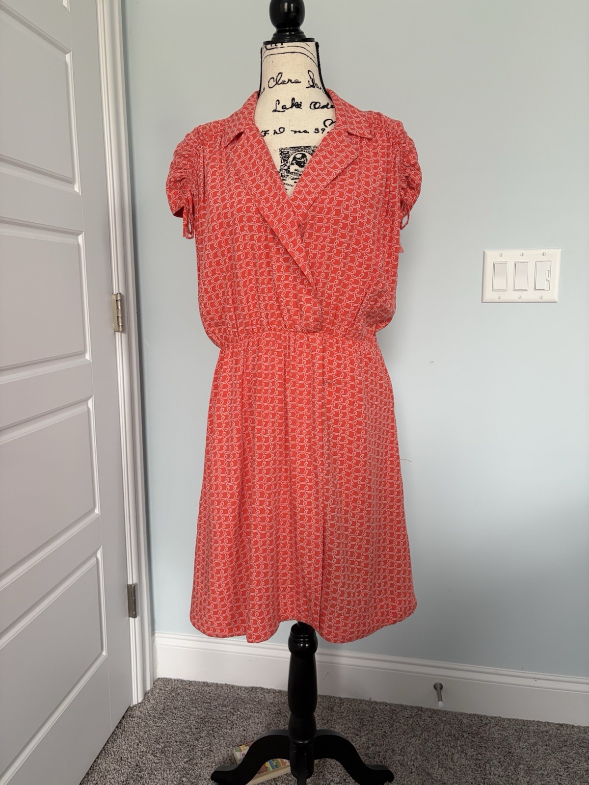 Maeve Red/White Geometric V-Neck Cap Sleeve Faux Wrap A-Line Knee Dress M