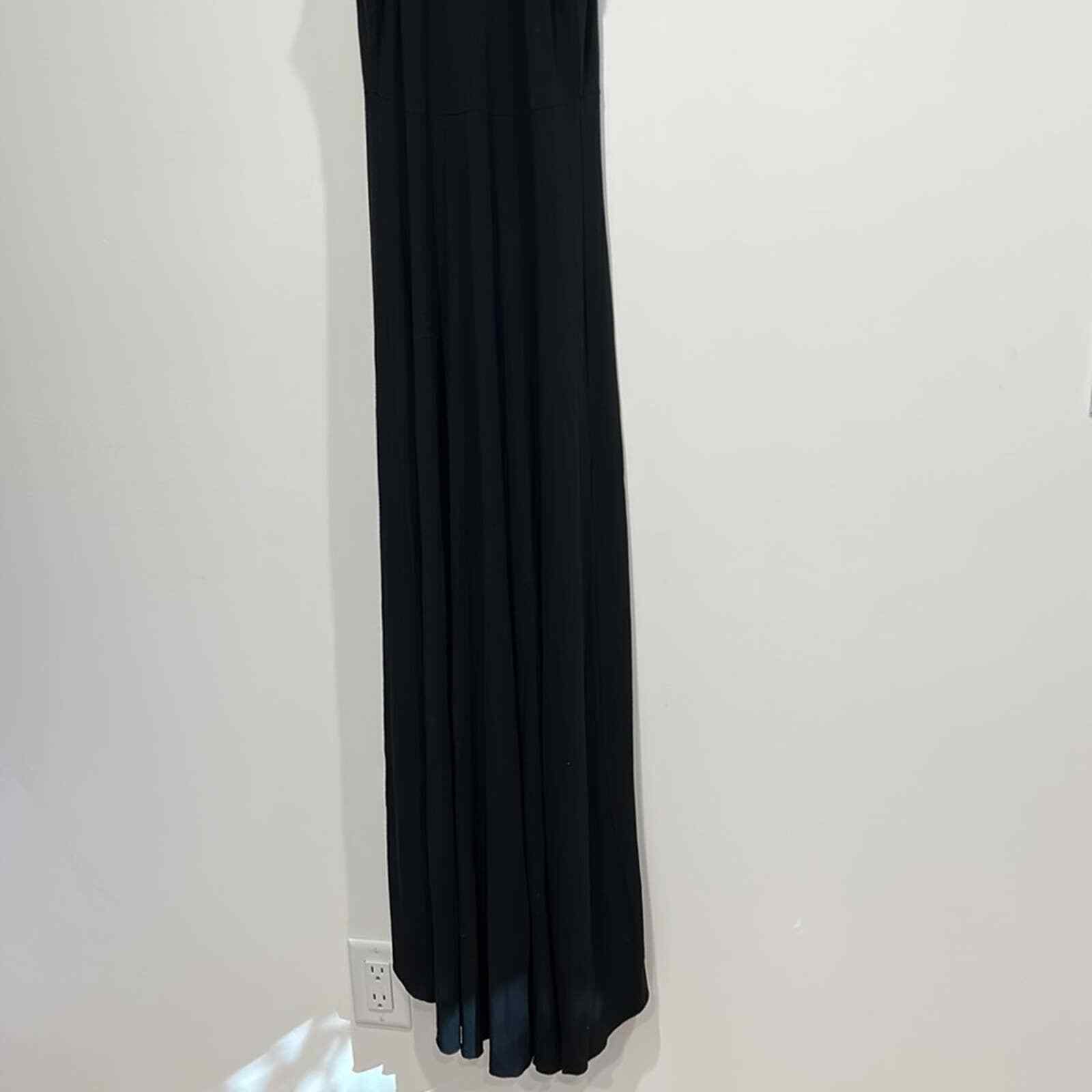 GIANFRANCO FERRE STUDIO PLUGING V NECK RUFFLE GOWN BLACK 8