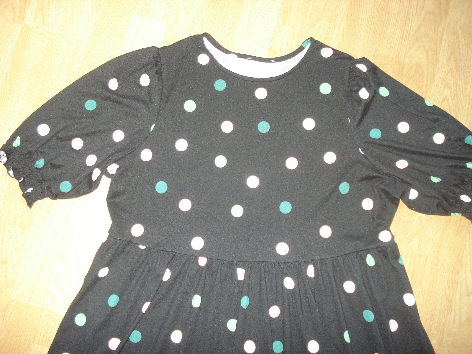 JD WILLIAMS BLACK POLKA DOT POCKETS FLORAL POLY/ELASTANE SHORT SLEEVE UK 16