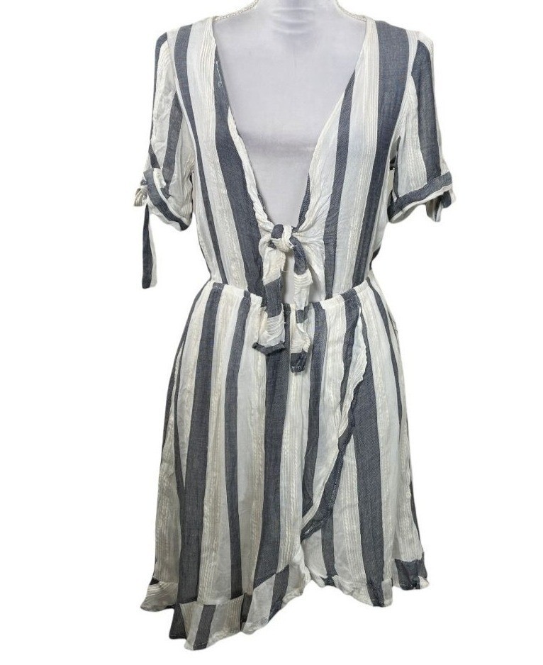 Vintage Havana Dress Medium Gray White Striped Tie Front Boho Casual