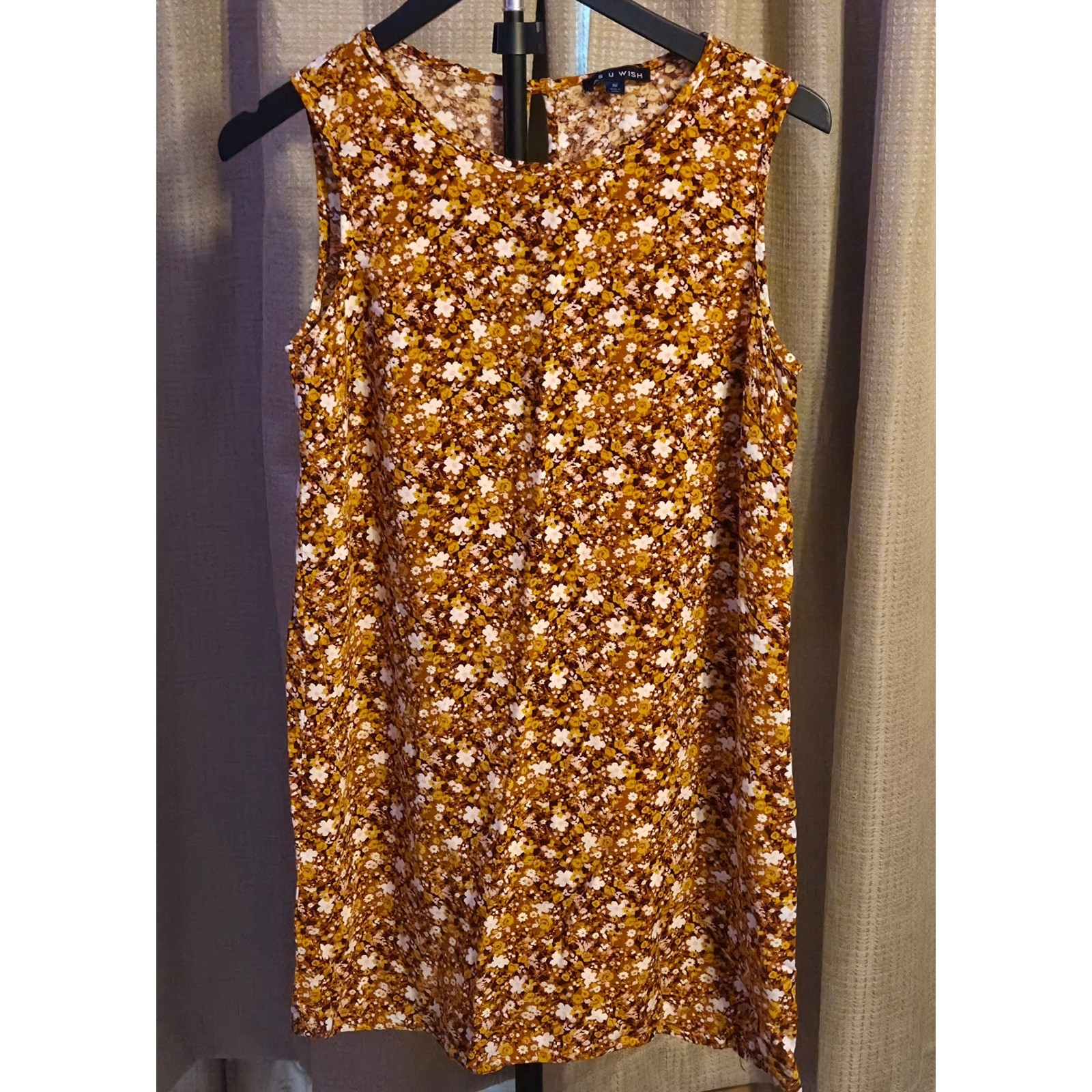 As U Wish Sleeveless Floral Print Dress Women’s Size Medium Button Keyhole Back
