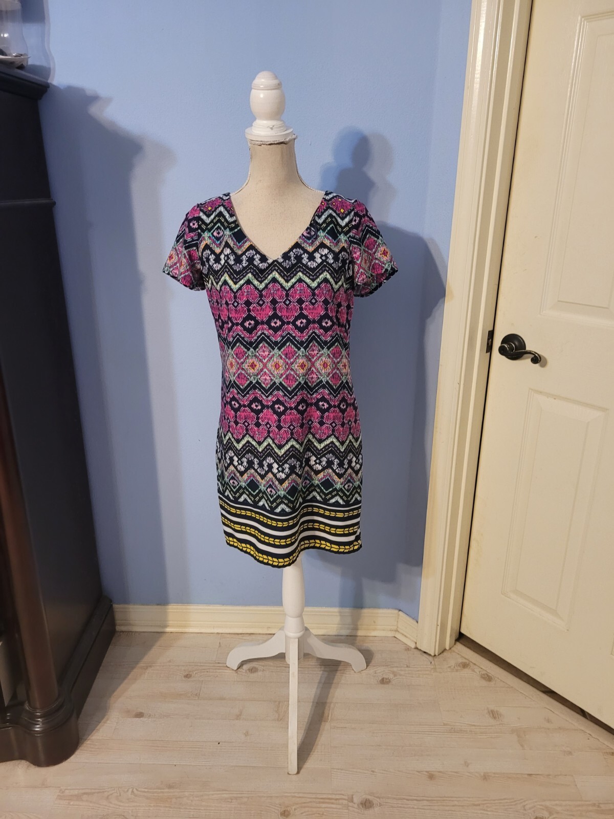 Red Camel Small Dress Womens Multicolored Short Sleeve Vneck Unlined