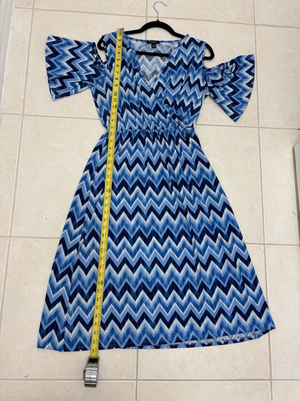 Espresso Blue White Chevron V-Neck Cold Shoulder Short Sleeve A-Line Midi L