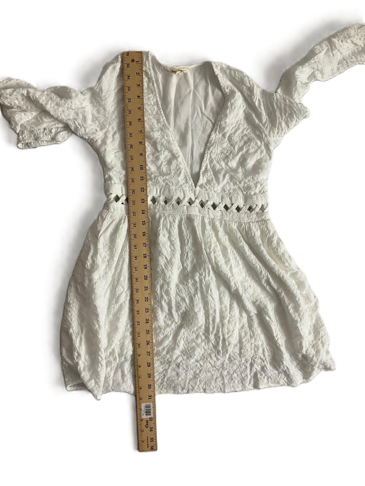 Peach Love White Crinkle Material Long Sleeve Short Dress V Neck Cutout Medium