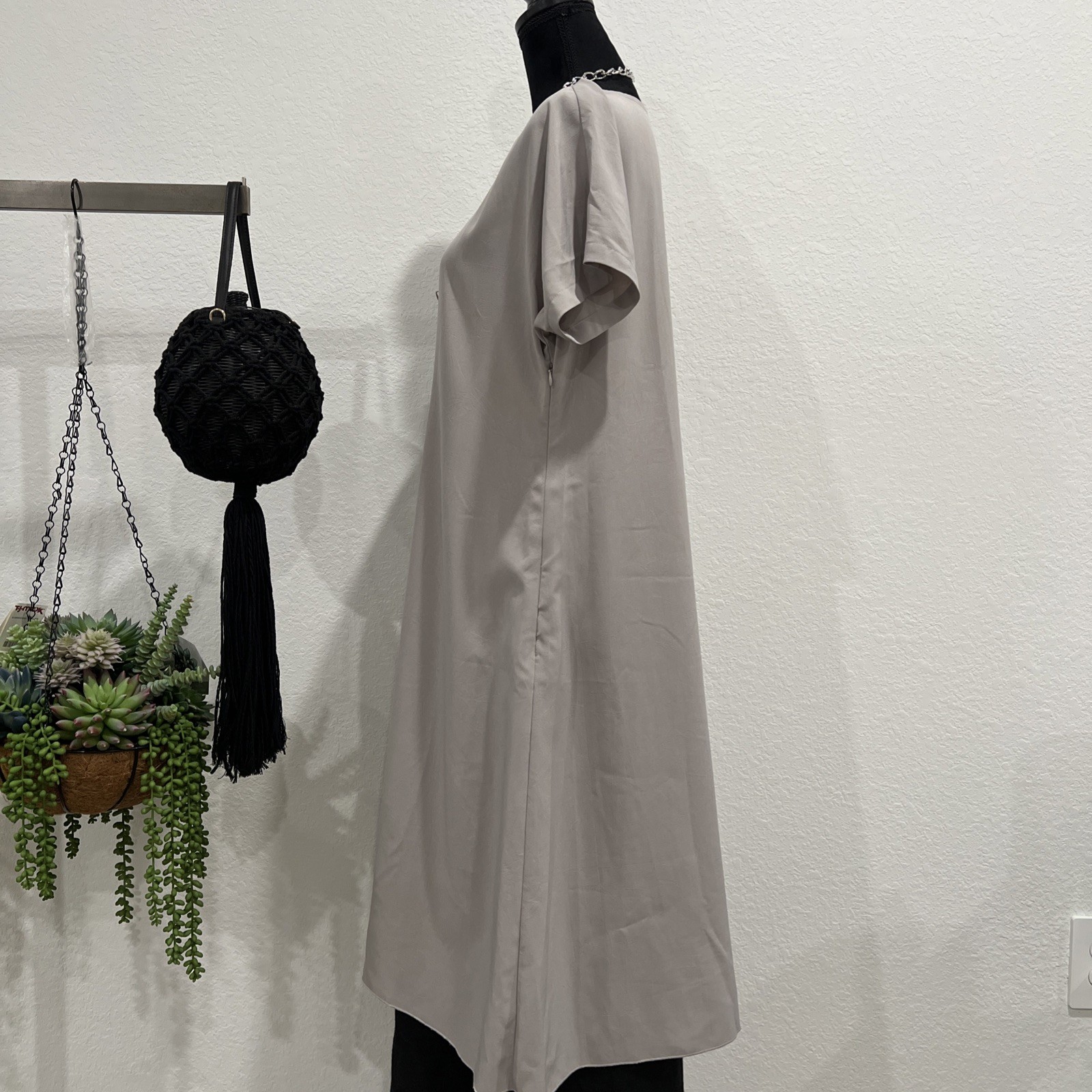 Moyuru Polyester Gray Midi Dress Sz M (item B10)