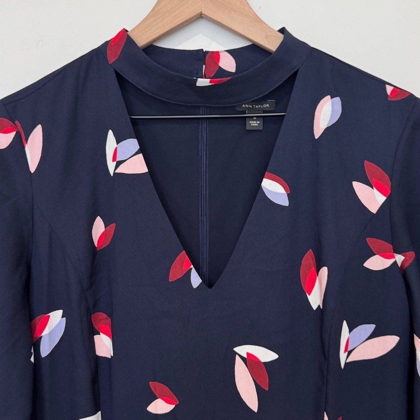 Ann Taylor Cascading Petal Choker Dress Navy Blue Floral Midi Flutter Sleeve 10