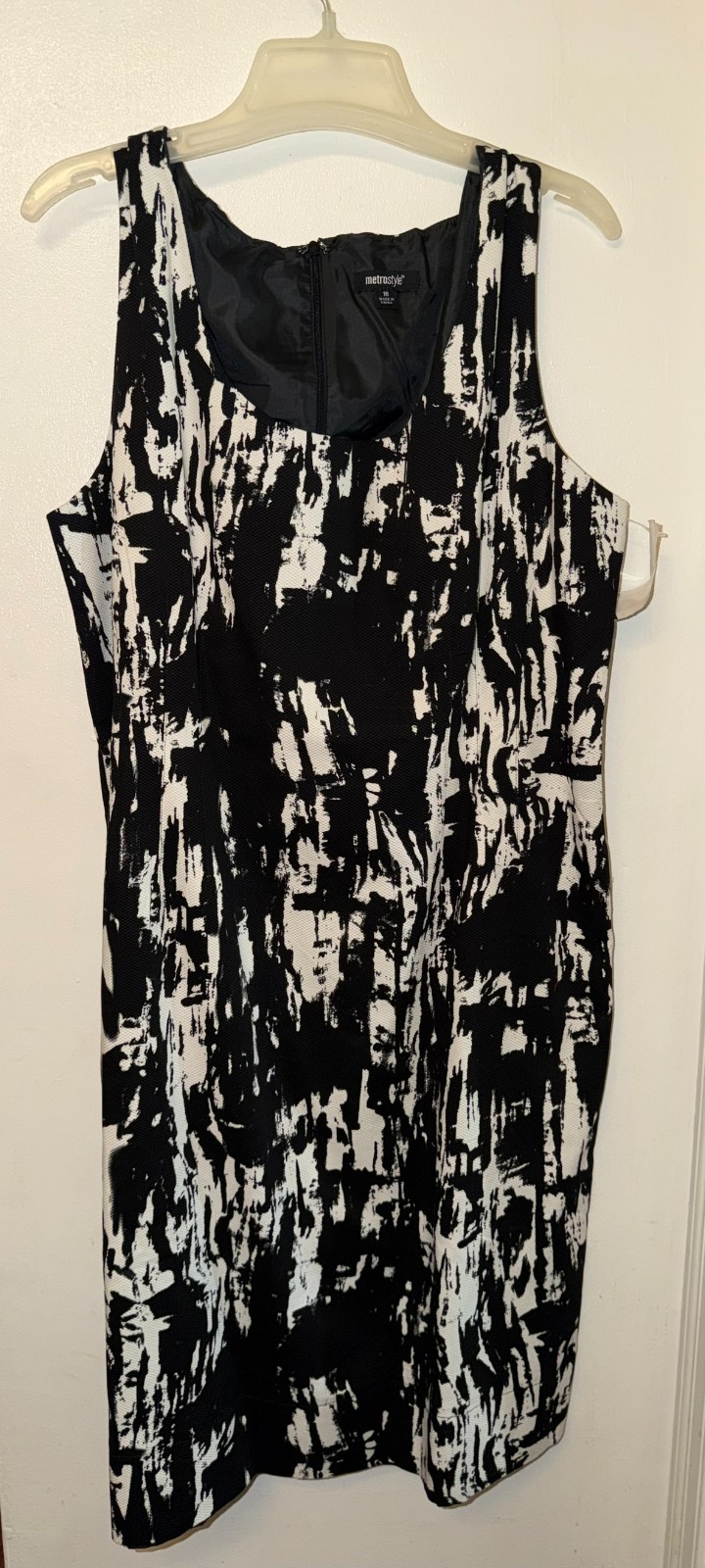 MetroStyle Women’s Lined Dress Size: 18