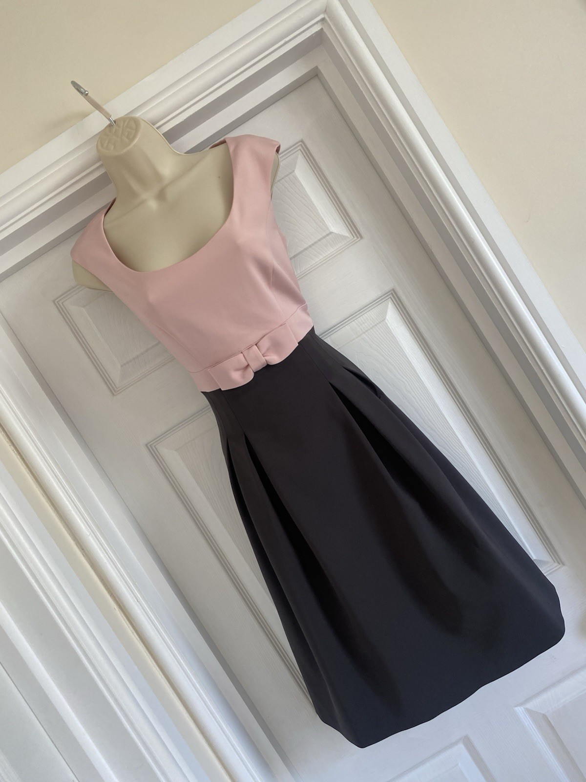 EXQUISITE PHASE EIGHT SIZE 10 USA 6 SOFT BLUSH & BLACK FIT &FLARE PARTY DRESS