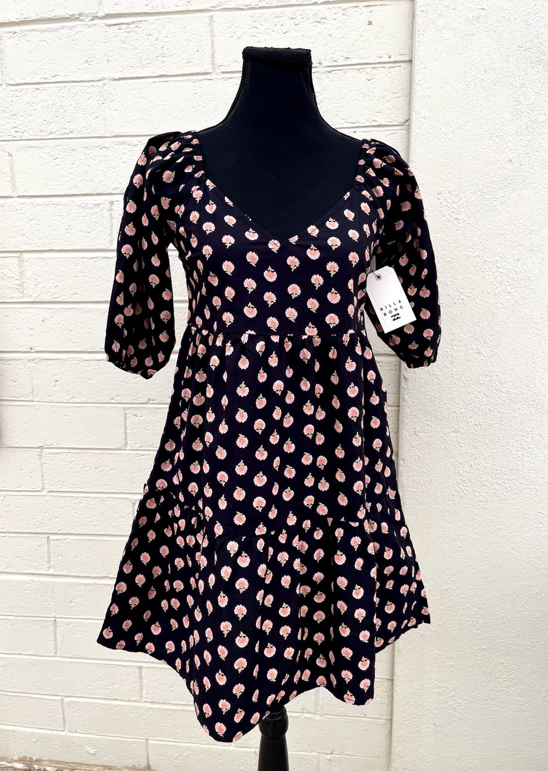 Billabong Size Small Black Pebble/Pink Floral Mini Babydoll Dress Puff Sleeve