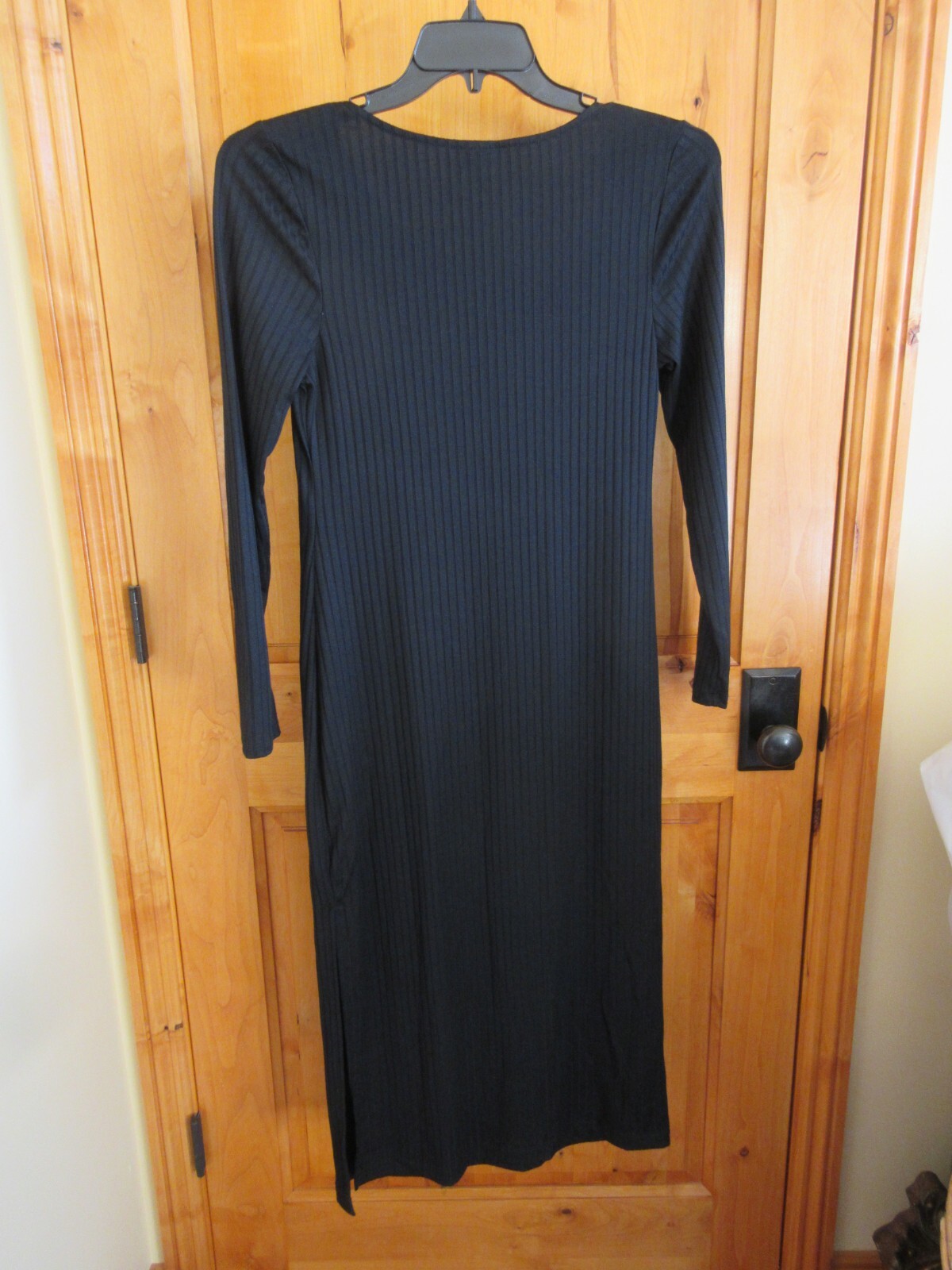 A NEW DAY SIZ M BLACK DRESS VERTICAL STRIPE LSLV MAXI WRINKLE RESISTANT VENT HEM