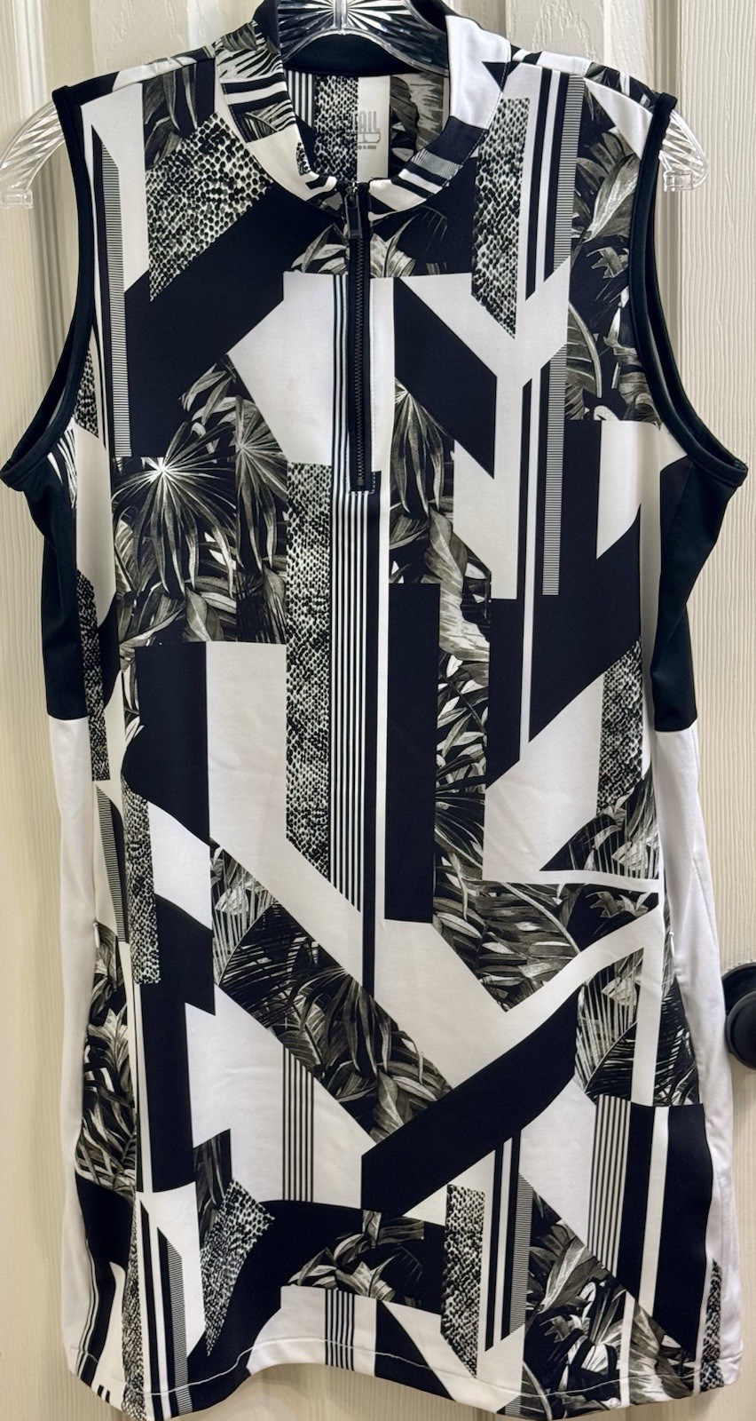 TAIL L Black&White Geometric Golf/Tennis Dress Sleeveless Zip Pockets Mock Neck