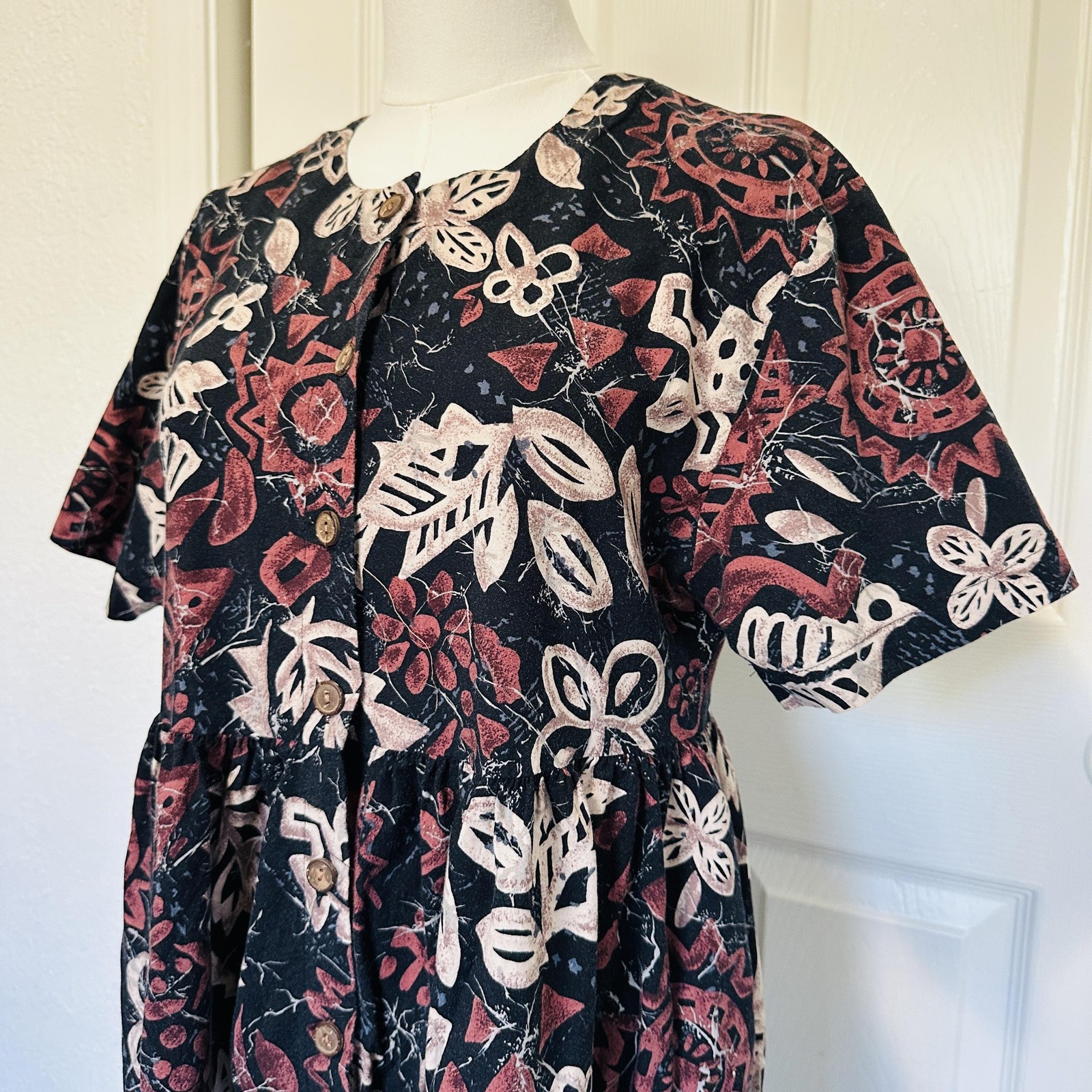 VTG Hilo Hattie Hawaiian Maxi Dress M Button Front Floral AOP Hawaii Made Resort