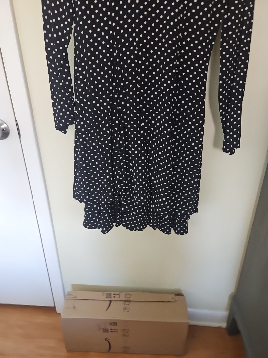 VTG d.Frank Made USA Black &White Polka dot Sz 8 Ruffeled Skirt 3 Teir,Long Slv.