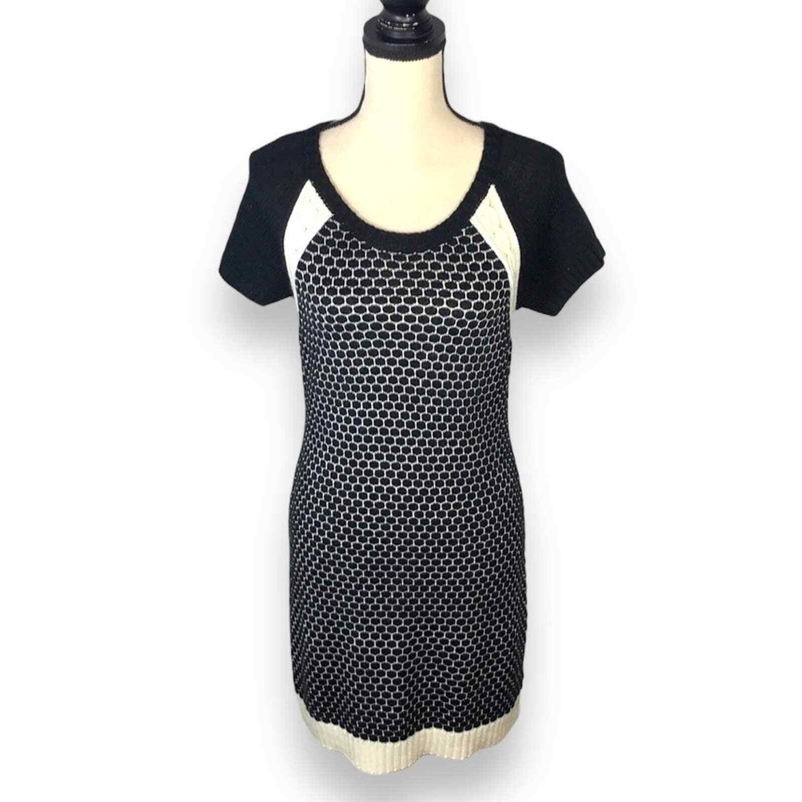 Made For Me To Look Amazing Back and Off White Short Sleeve Sweater Dress Sz XL