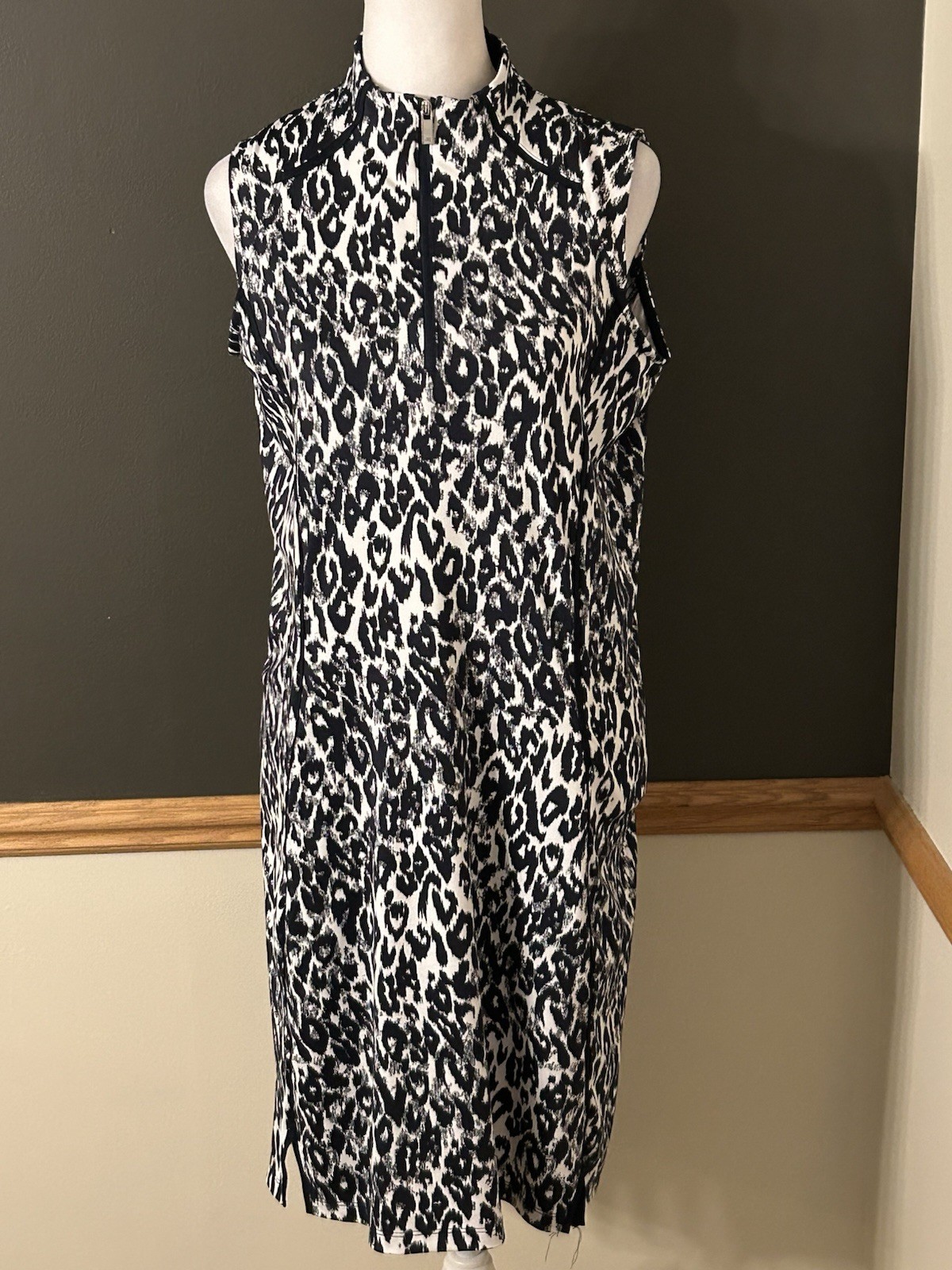 TAIL White Label Activewear Golf Dress Navy White Printed Pockets 1/4 Zip Small