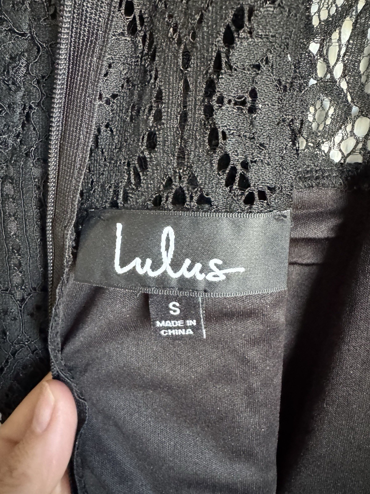 Lulus Women’s Black Remarkable Sheer Lace Short Sleeve Midi Dress Size Small