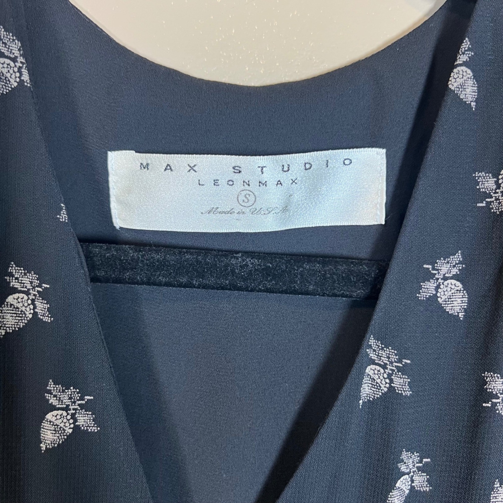 Max Studio Leon Max Black Acorn Print V-Neck Midi Dress Vintage 90s Style Small