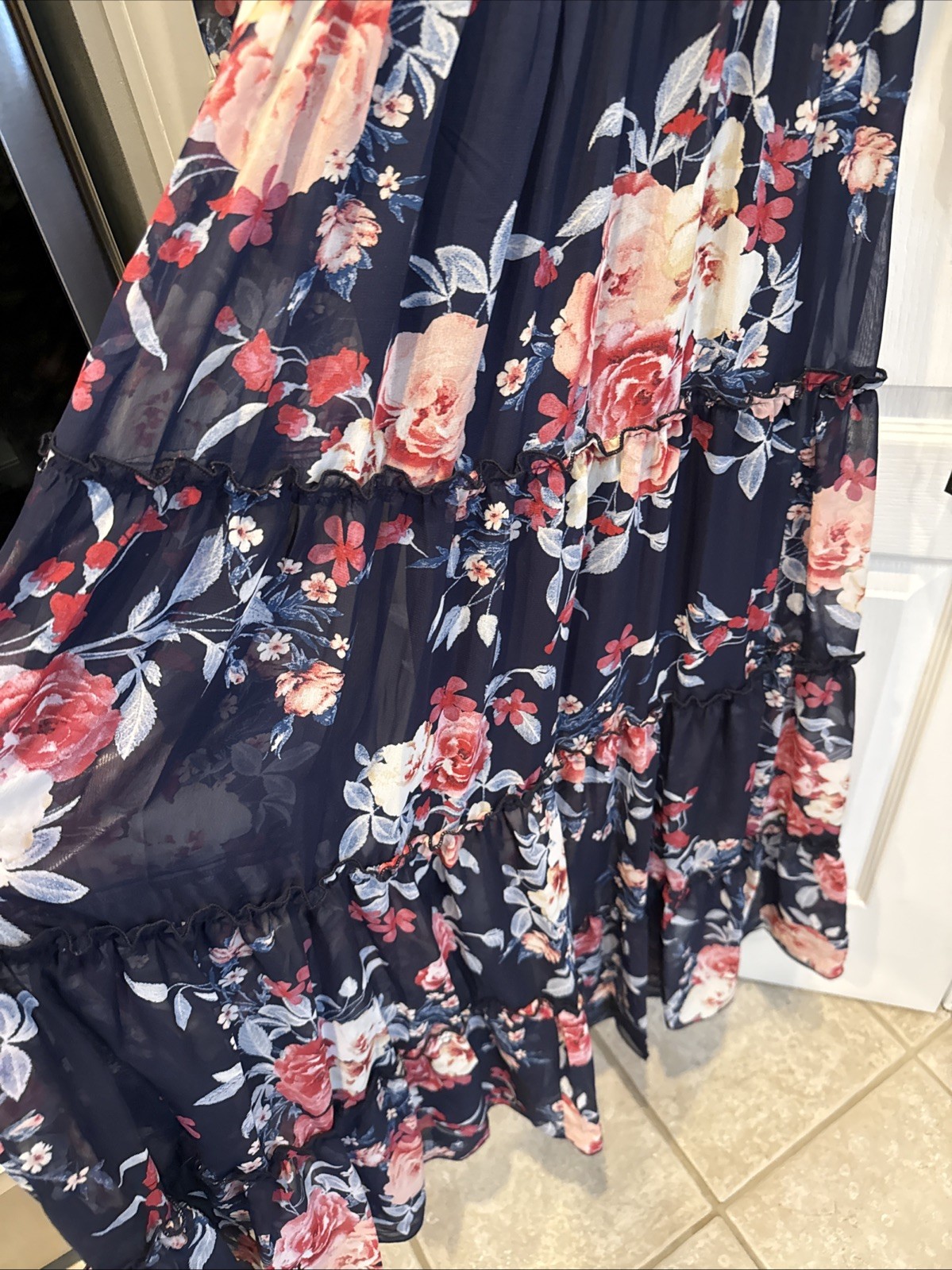 GORGEOUS En focus Studio Florist Maxi Dress Size 10/ Medium Brand New with Tags
