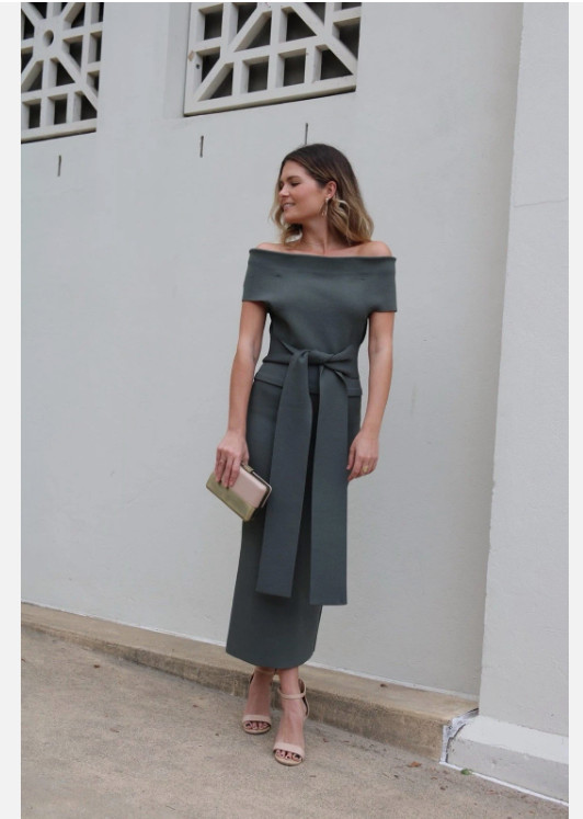 Scanlan Theodore Crepe Knit Dress Size M Off Shoulder Safari Green Belt Midi