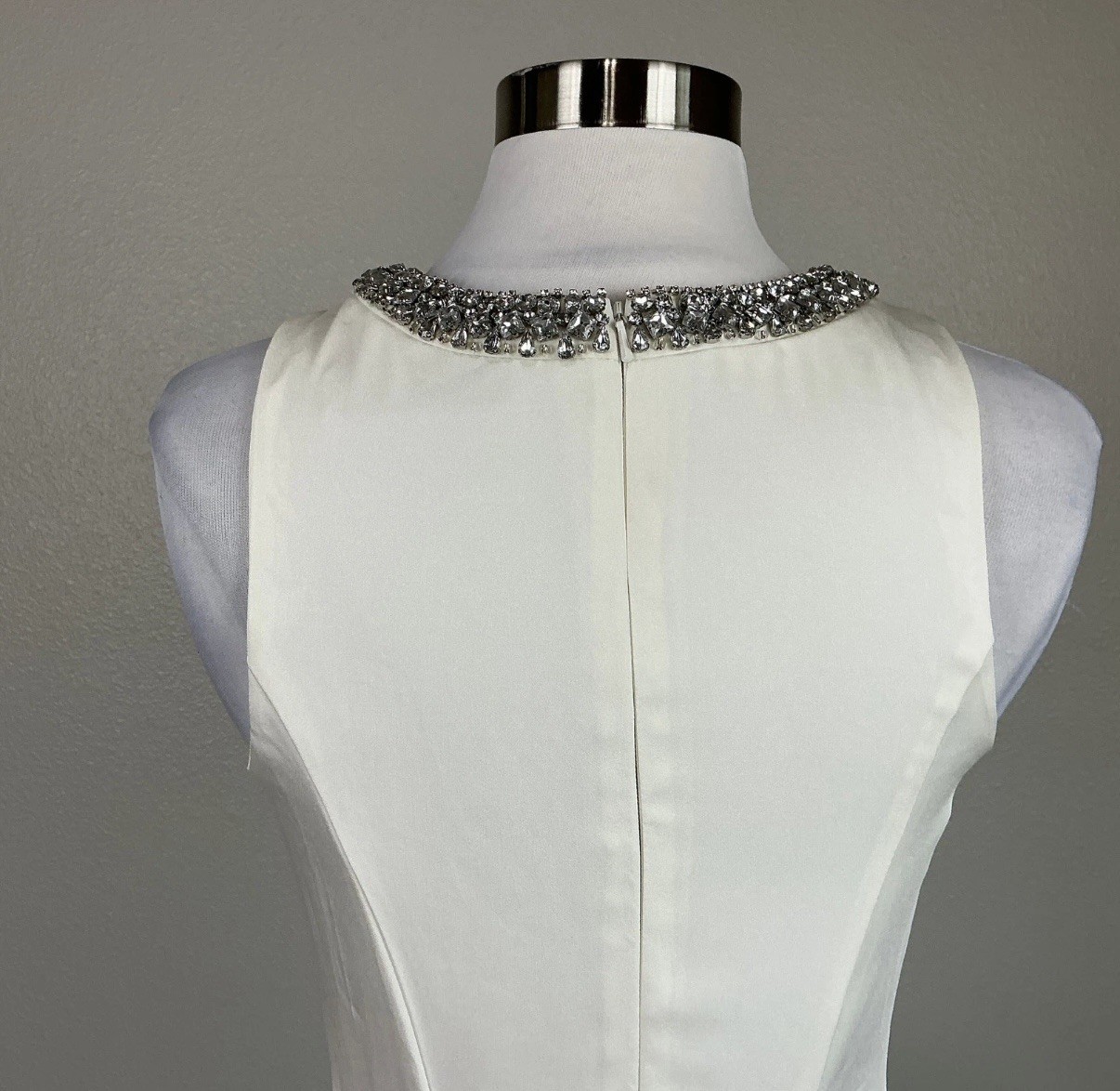 Mac Duggal 49093 White Evening Gown Beaded Neck Sleeveless Mermaid Dress Size 4