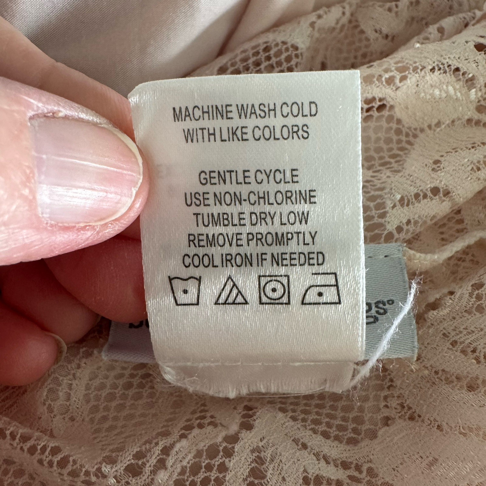 Soft Surroundings Lingerie Slip Dress Womens M Pink Feminine Classic Sexy Plunge