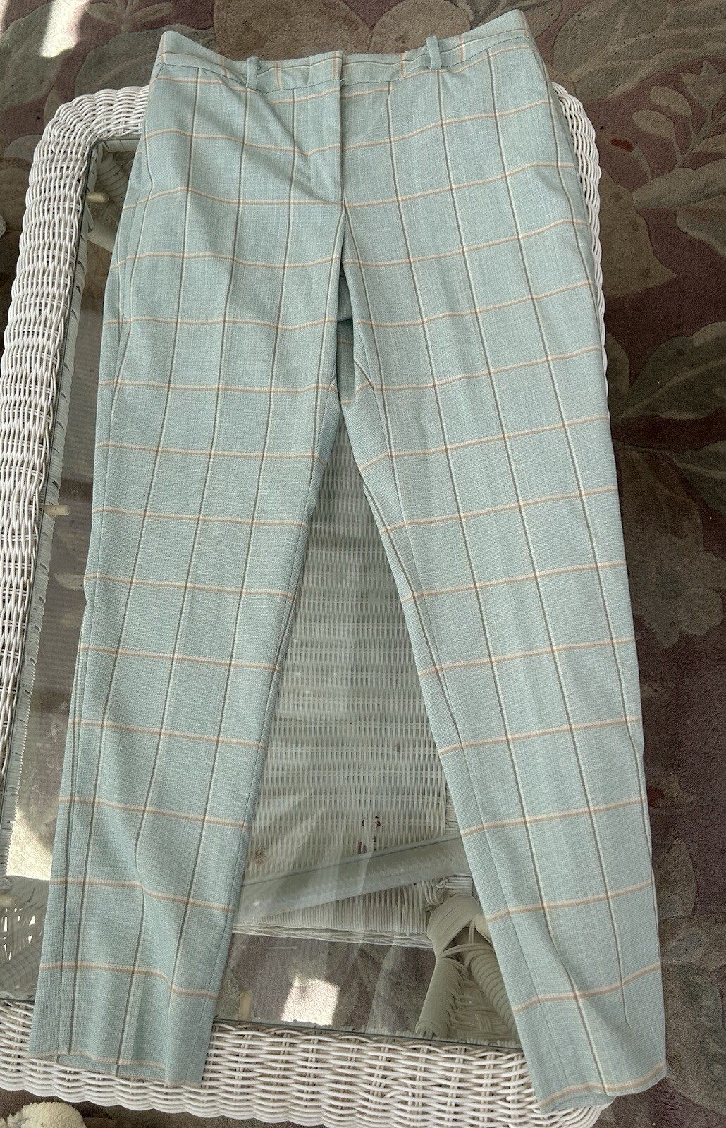 New Without Tag DKNY light green Pants Size 4