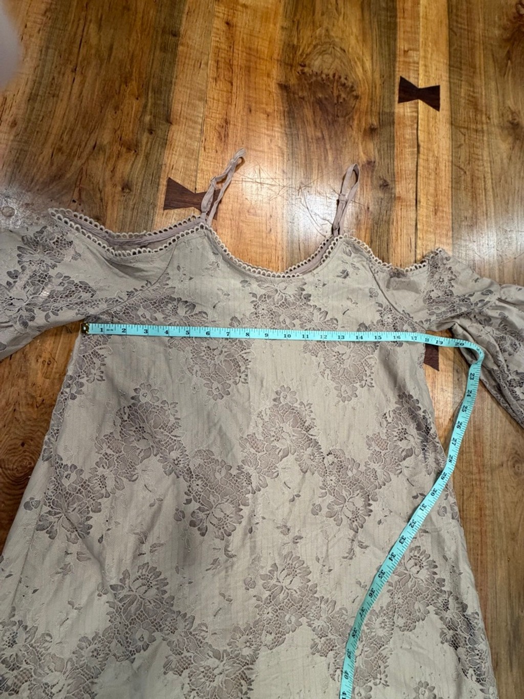 Loveriche NWT Lace Cold Shoulder Mini Dress Taupe Boho Bell Sleeve Medium Brand