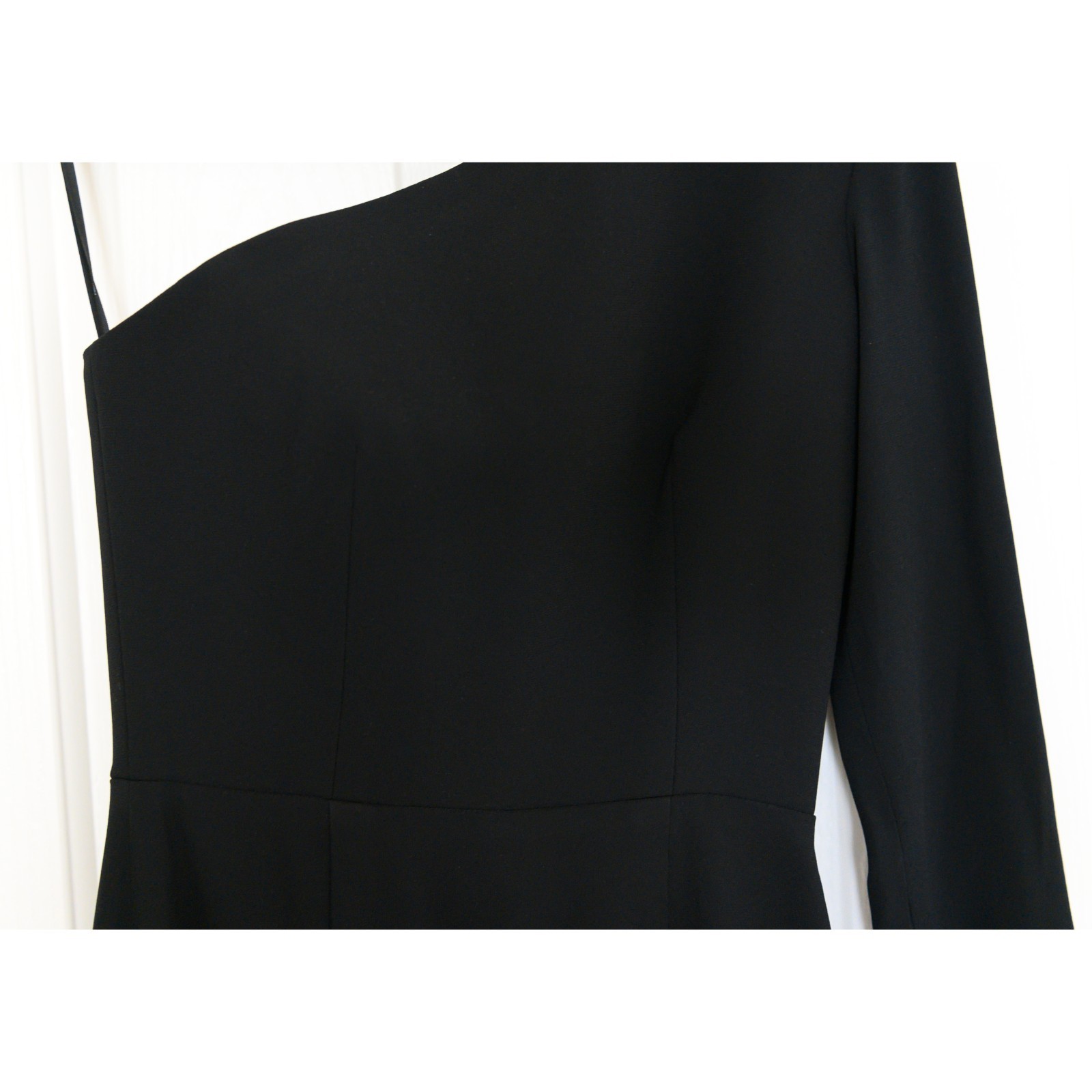 Alex Perry Jolie Dres – Size AU 6 Black One Shoulder Long Sleeve Asymmetric Gown