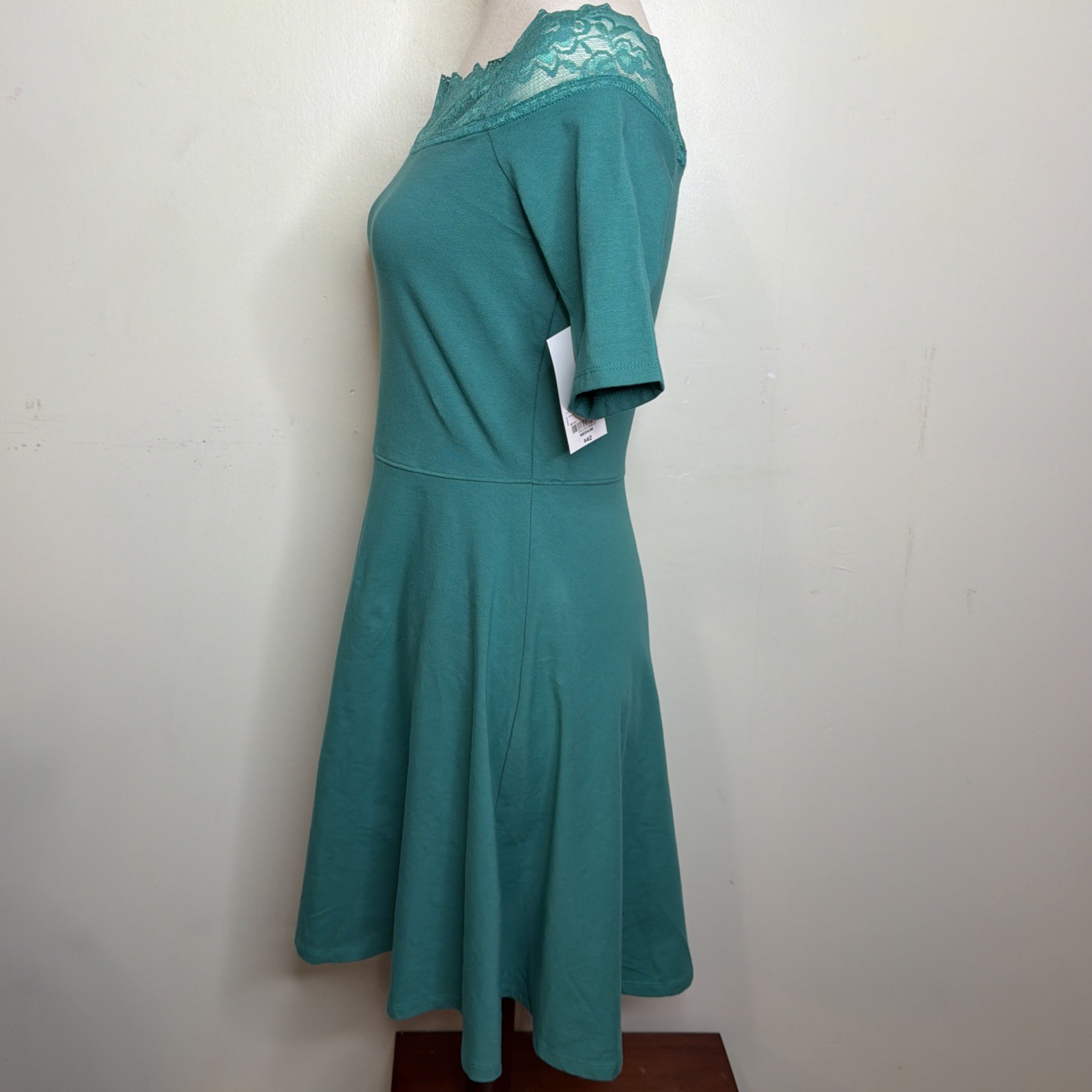 DECREE size M DRESS Lace Off Shoulder Neck Short Sleeves “Bayou” GREEN NWT $42