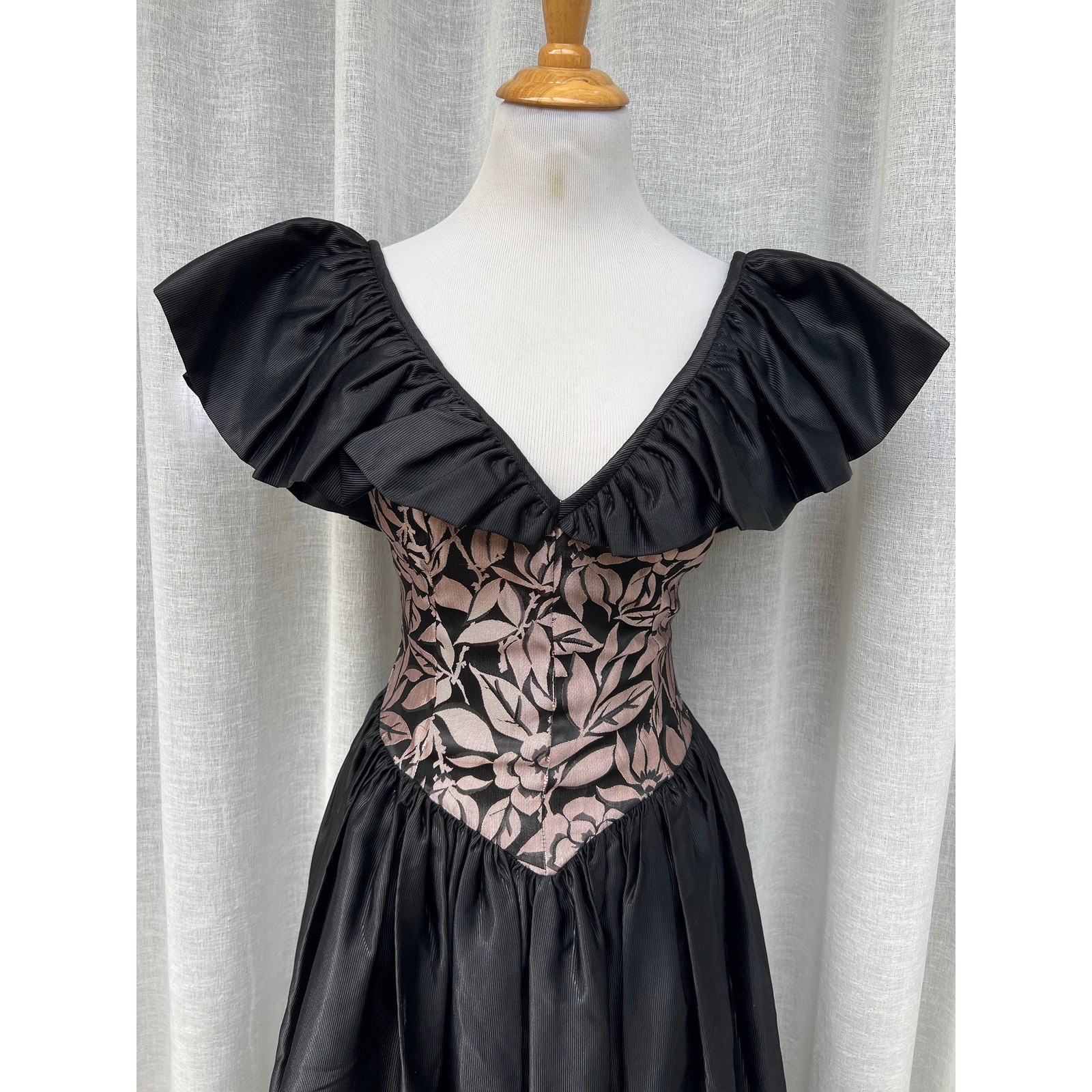 1990’s TD4 by Eletra Ruffle Off Shoulder Sleeve Black Flaired Dress