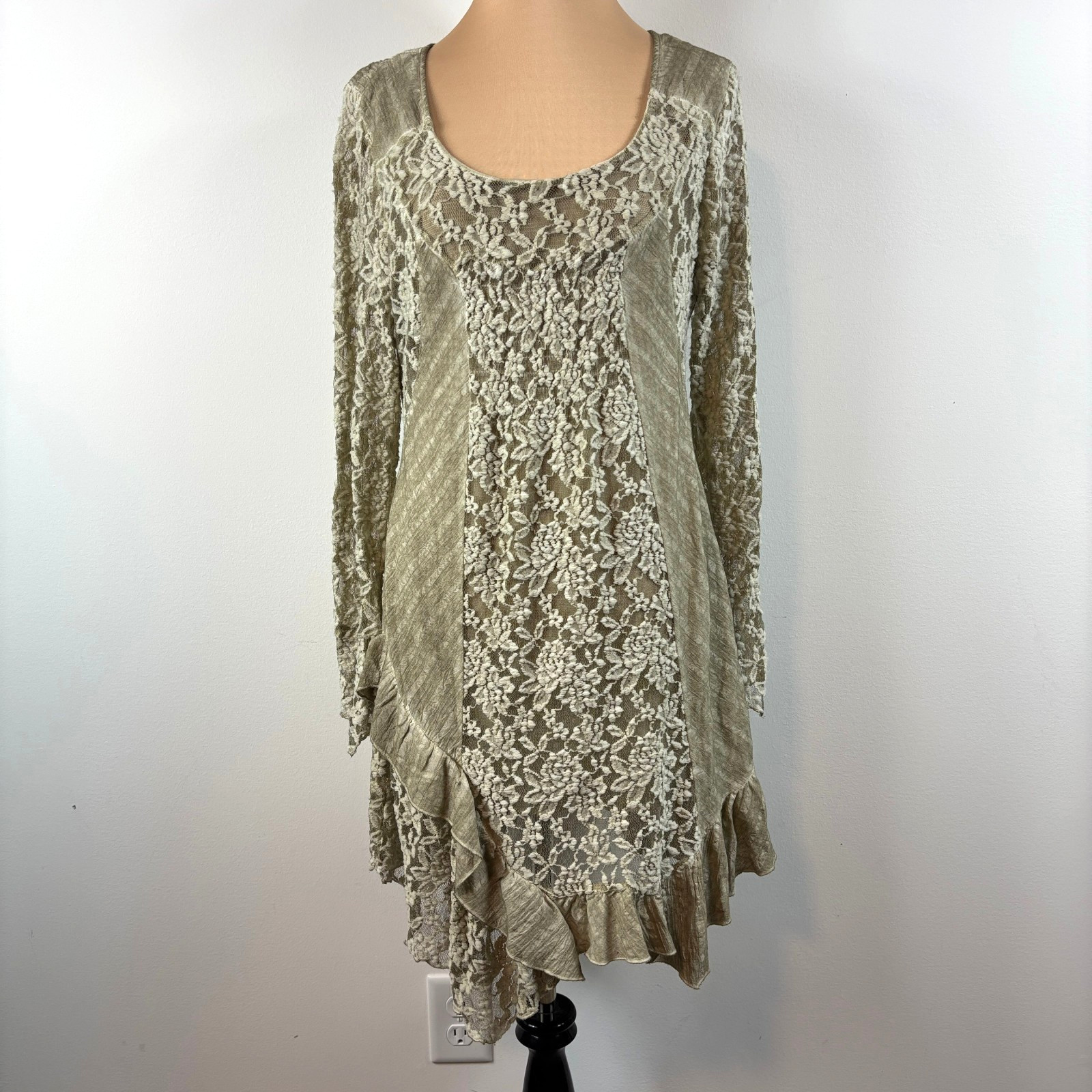 Fleur De Lis Women’s size Medium Embroidered Gauze Lace Tunic Dress Peasant