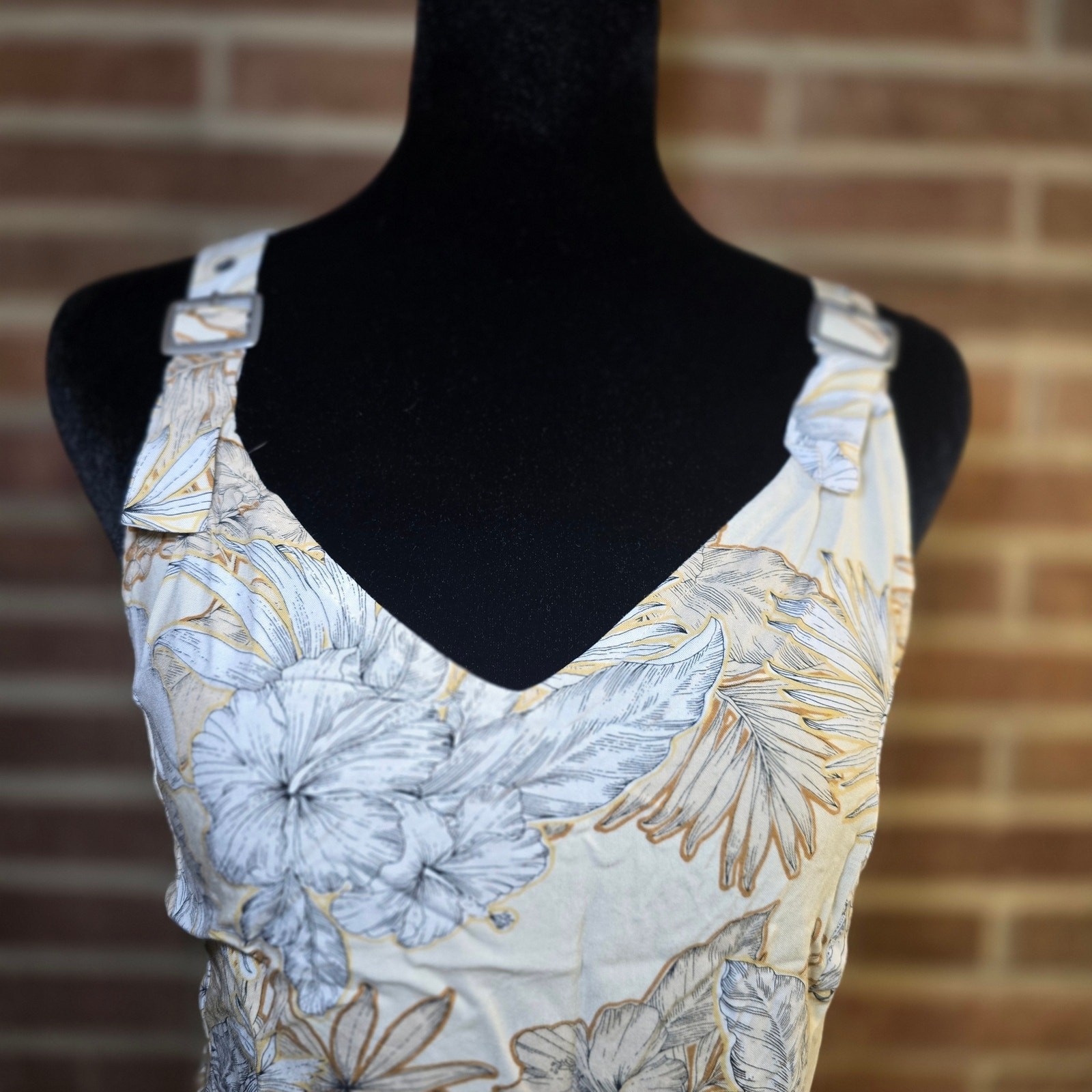 Skye’s the Limit Sleeveless Tropical Floral V-Neck Dress Medium Cream Tan Blue