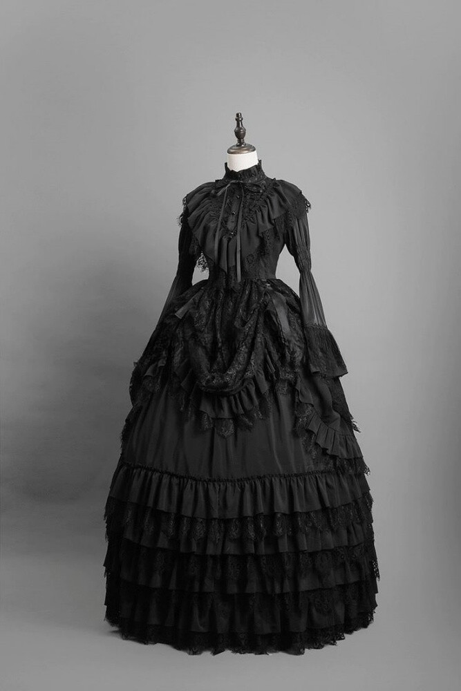 Gothic Black Prom Dresses Medieval Victorian Tier Column Ruffles Lace for Party