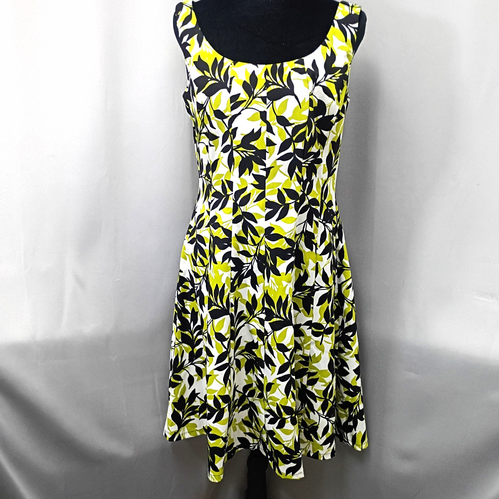 Ronni Nicole Womens 6 Floral Knit Fit & Flare Knee Dress Scoop Neck Zip